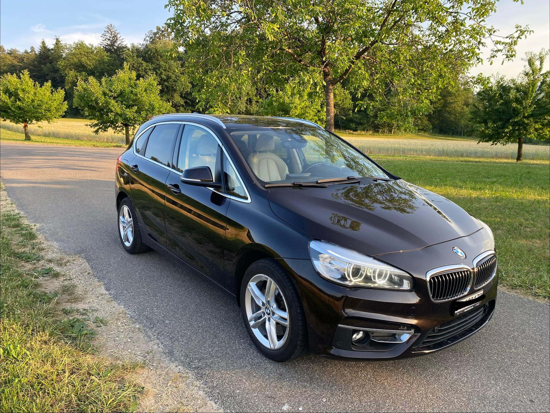 BMW 225i xDrive-image-0