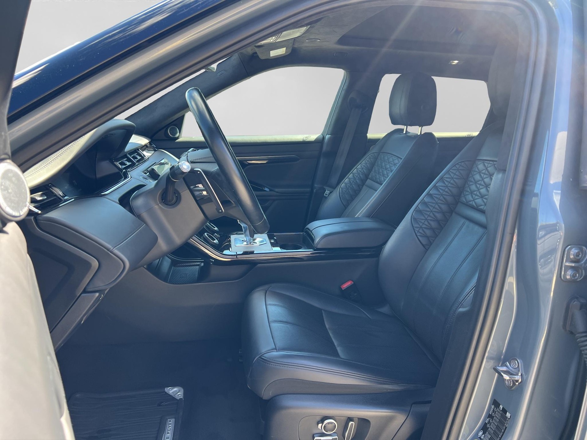 LAND ROVER Range Rover Evoque 1.5 T 300e R-Dynamic Autobiography-image-1