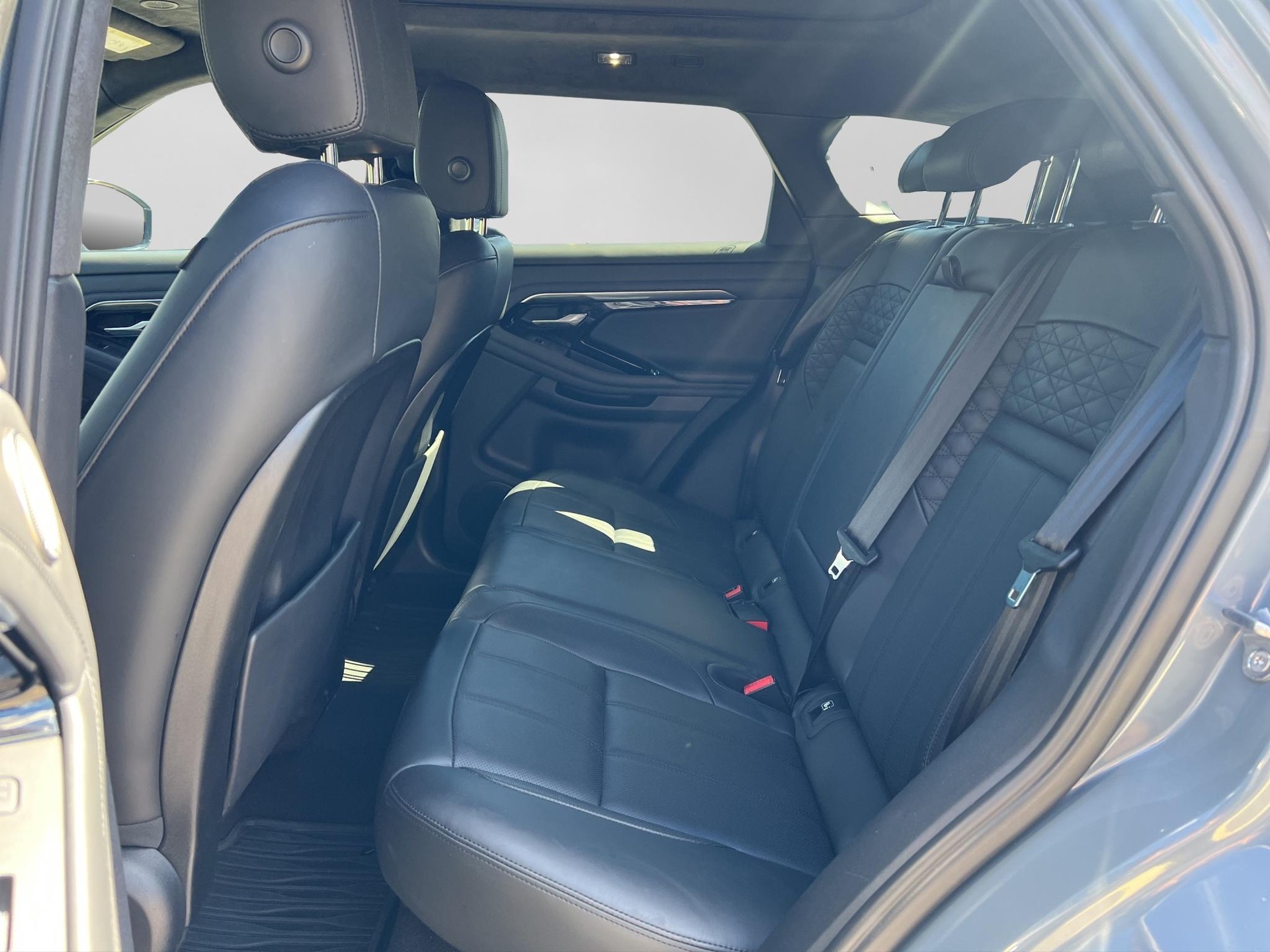 LAND ROVER Range Rover Evoque 1.5 T 300e R-Dynamic Autobiography-image-7