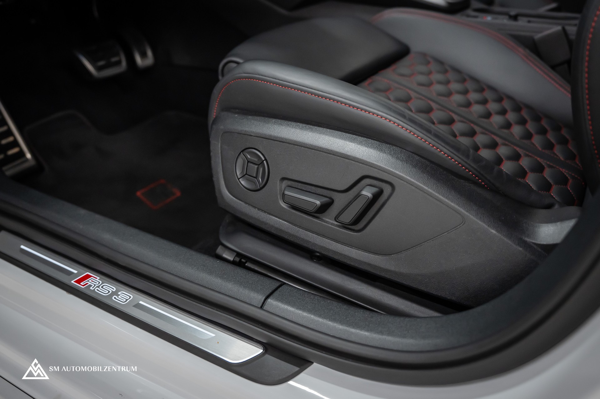 AUDI RS3 Sportback 2.5 TFSI quattro S-Tronic / Head-Up / B&O / 360° / Matrix LED-image-22