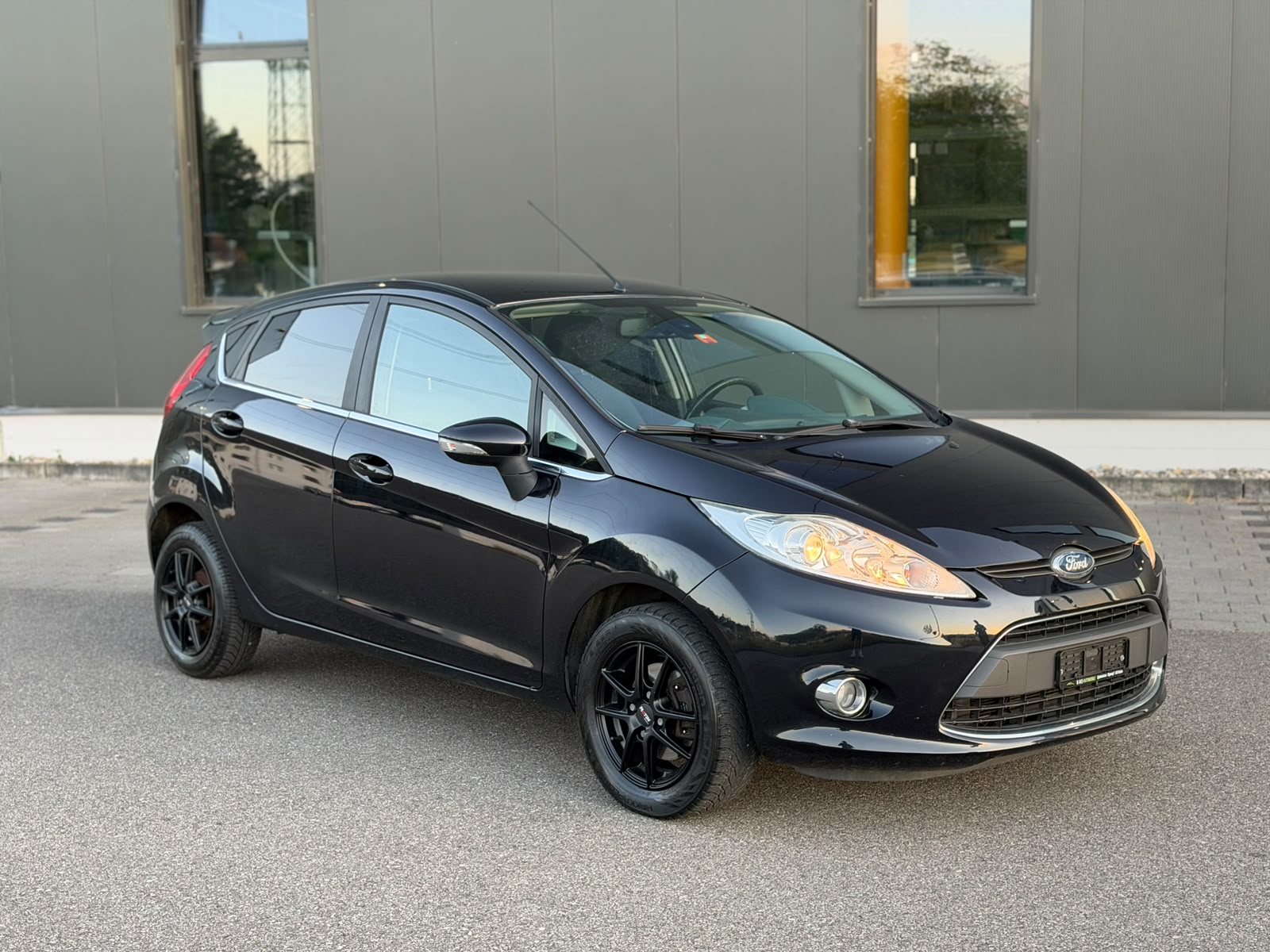 FORD Fiesta 1.4 16V Trend-image-1