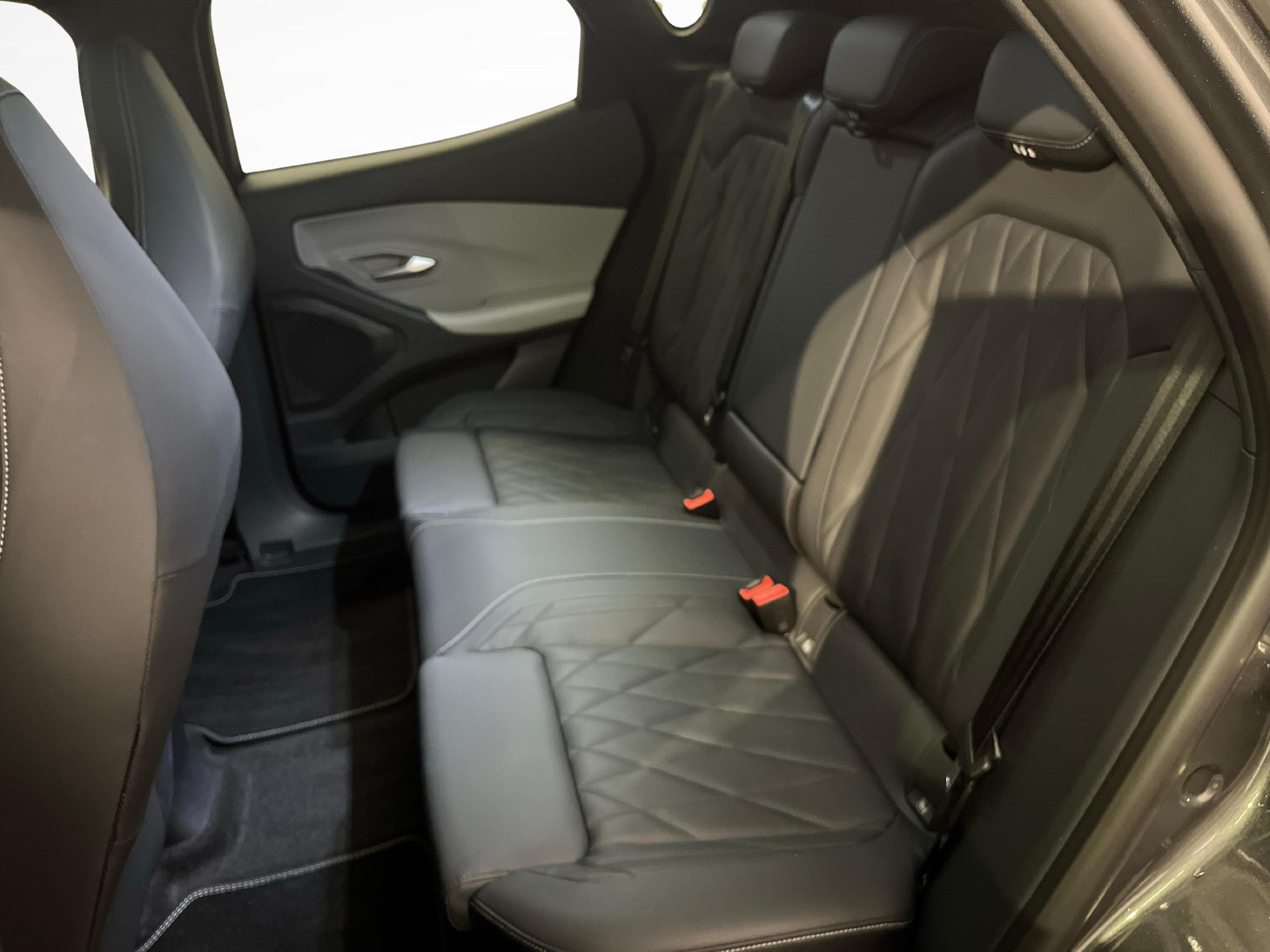 FORD Capri Extended Range Premium-image-10