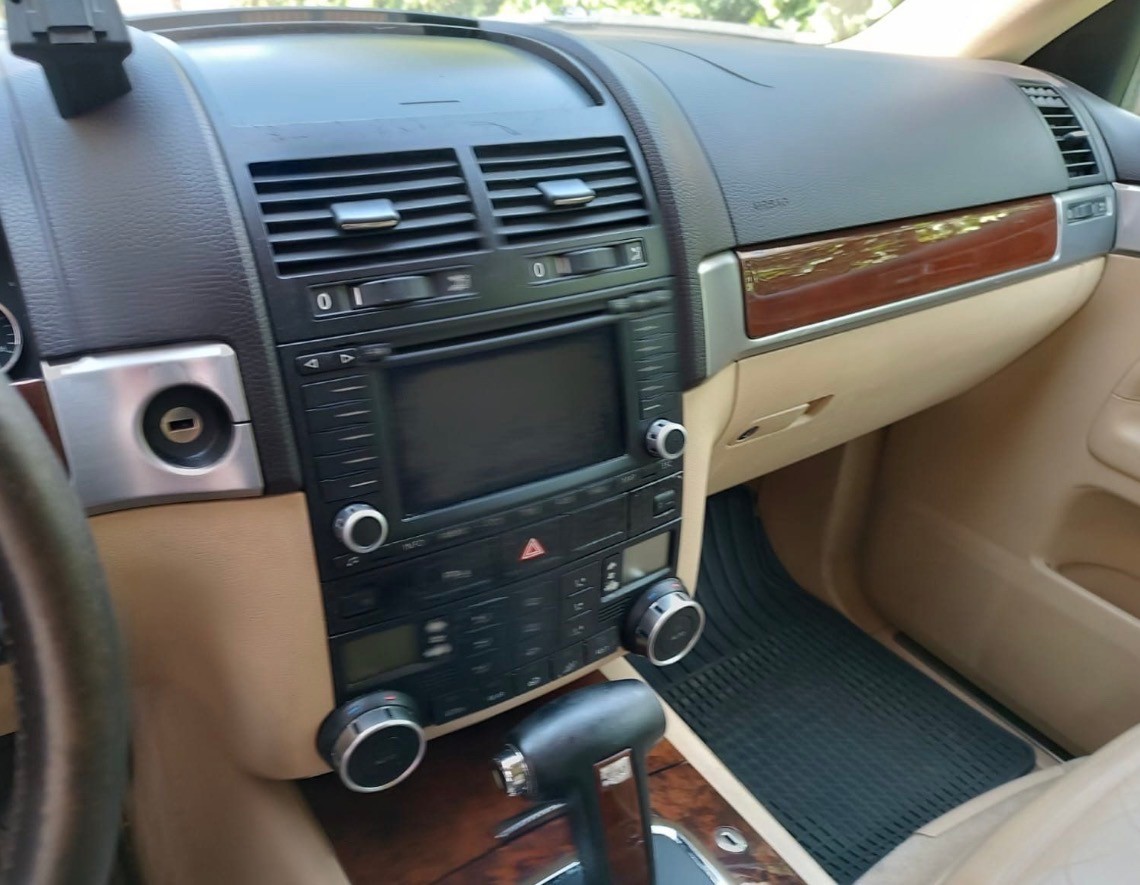 VW Touareg 5.0 TDI V10 Automatic-image-8