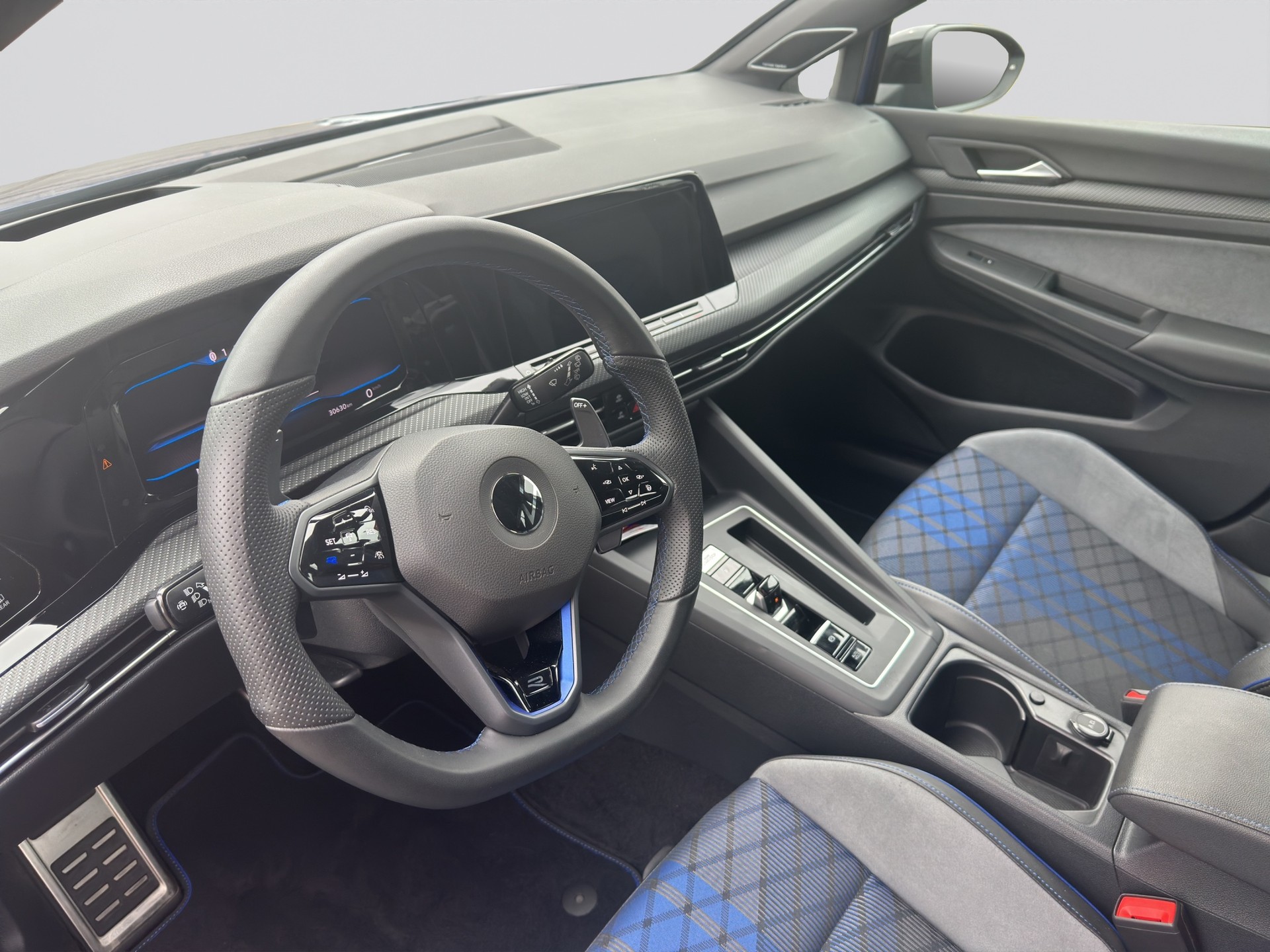 VW Golf 2.0 TSI R DSG 4Motion-image-7