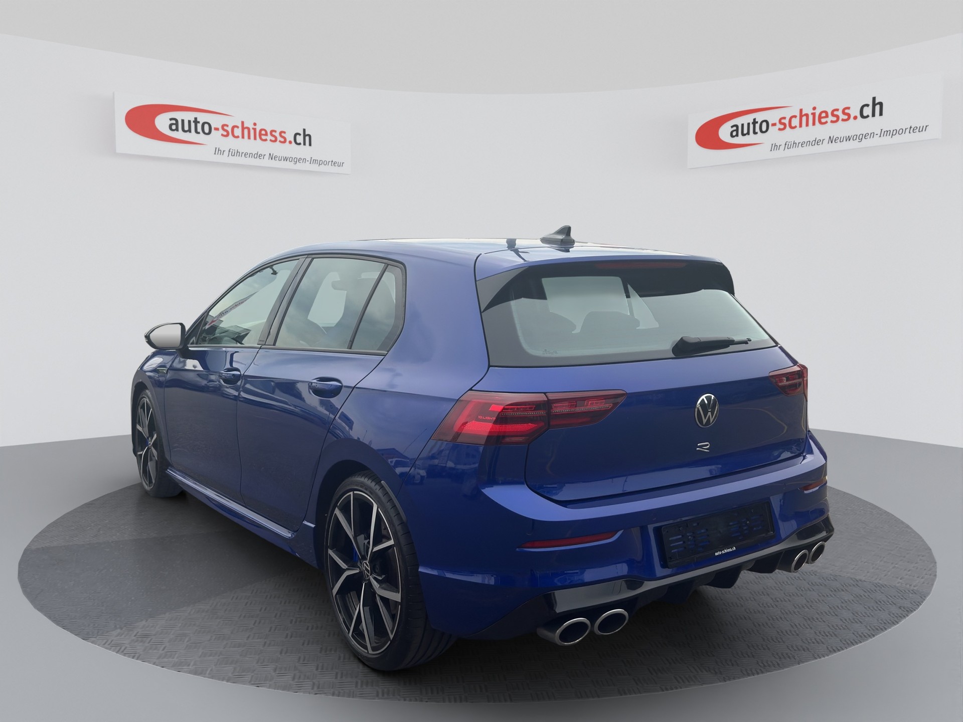 VW Golf 2.0 TSI R DSG 4Motion-image-2