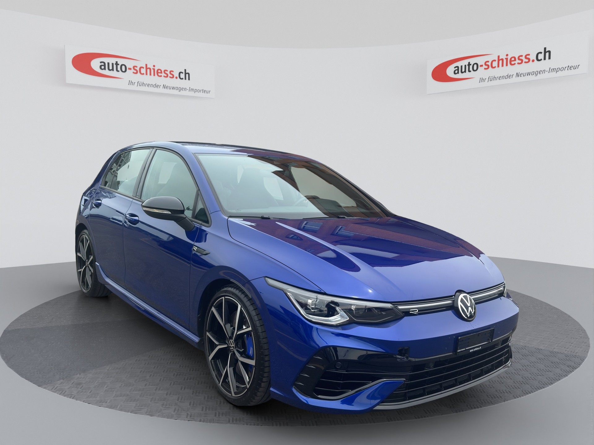 VW Golf 2.0 TSI R DSG 4Motion-image-0