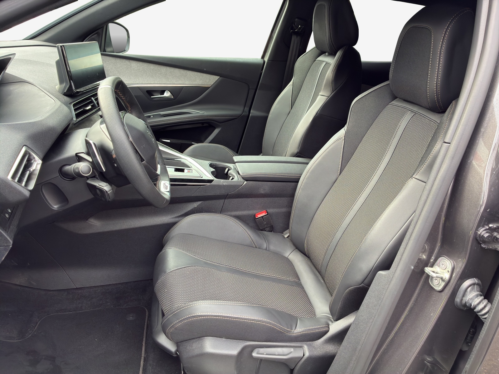 PEUGEOT 3008 1.2 PureTech GT EAT8-image-7