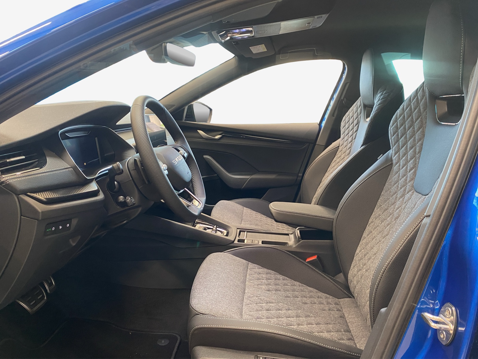 SKODA Octavia Combi 2.0 TSI DSG Sport Line 4x4-image-6
