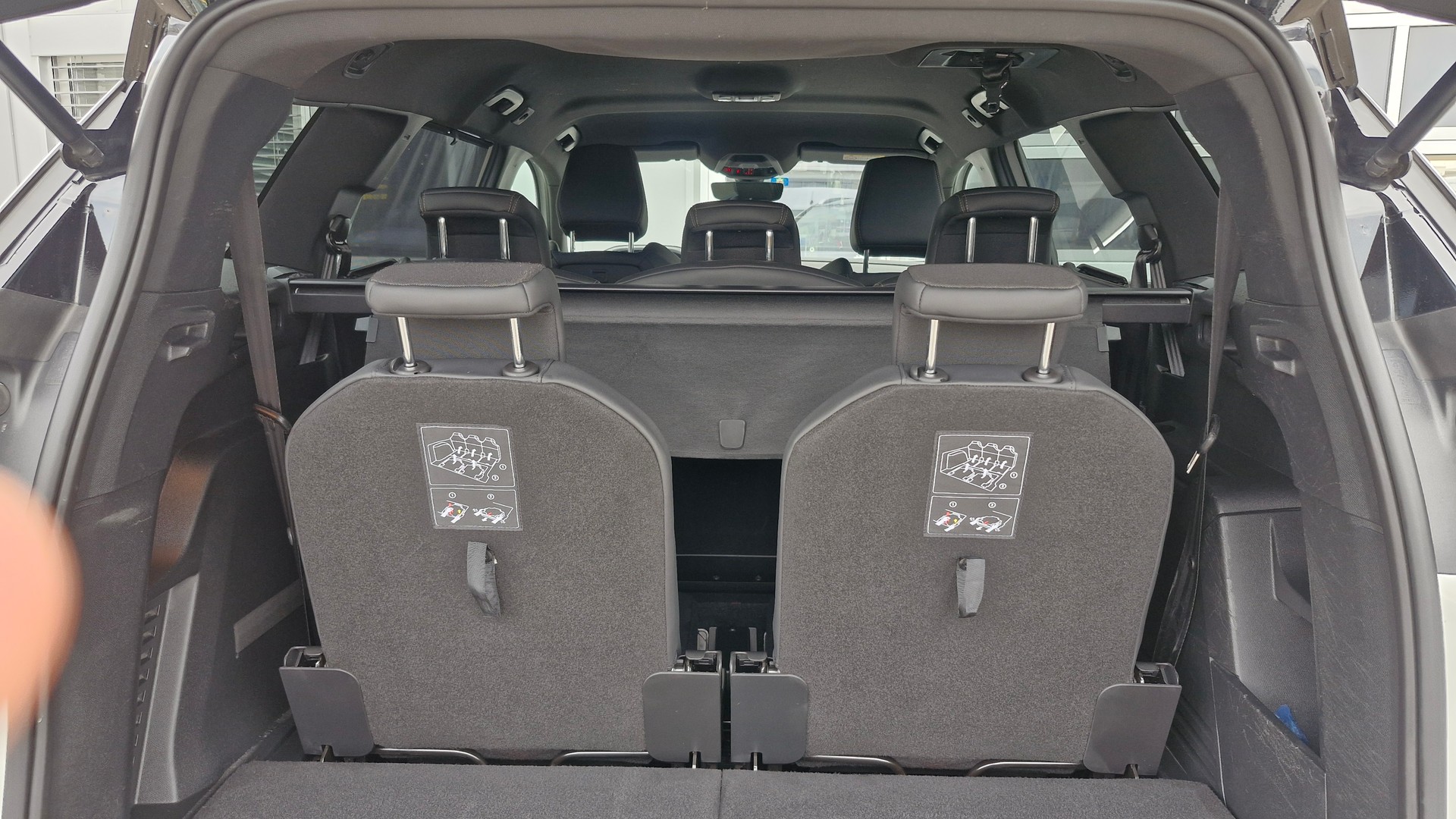 PEUGEOT 5008 1.5 BlueHDi GT-image-17