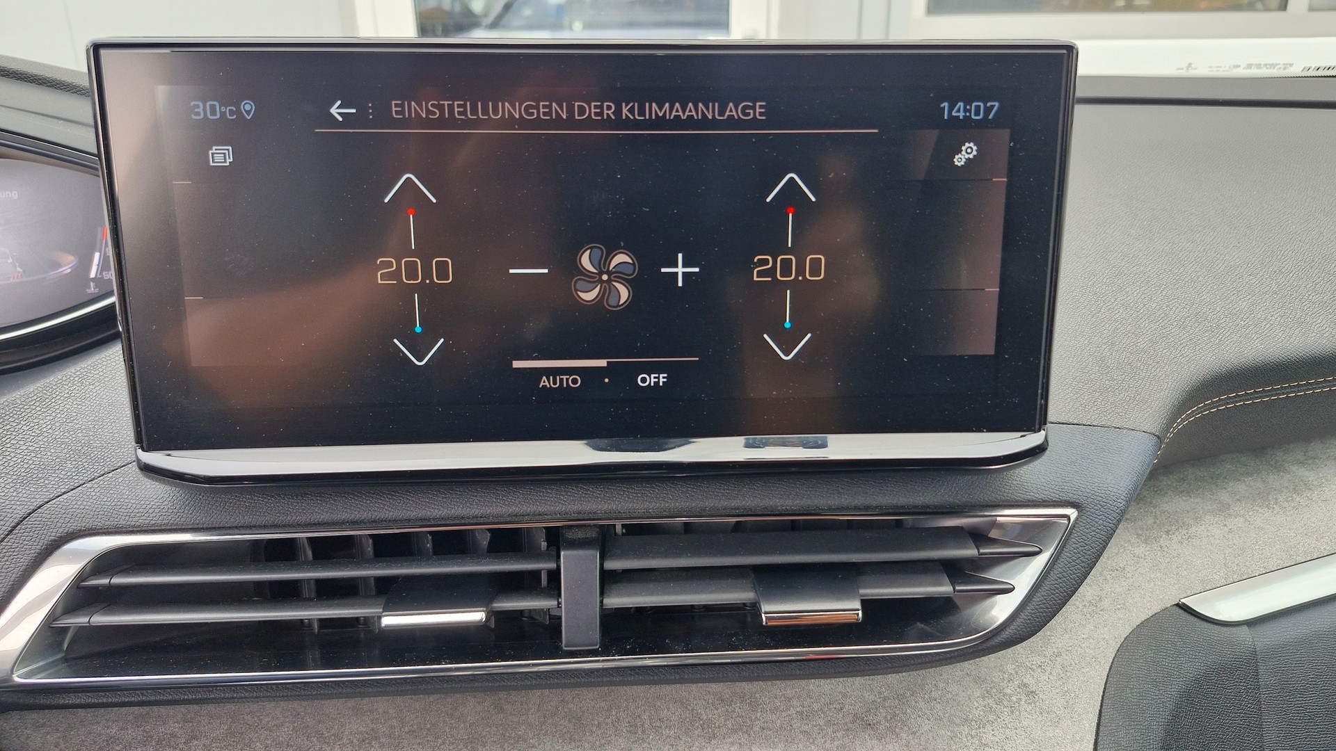 PEUGEOT 5008 1.5 BlueHDi GT-image-18