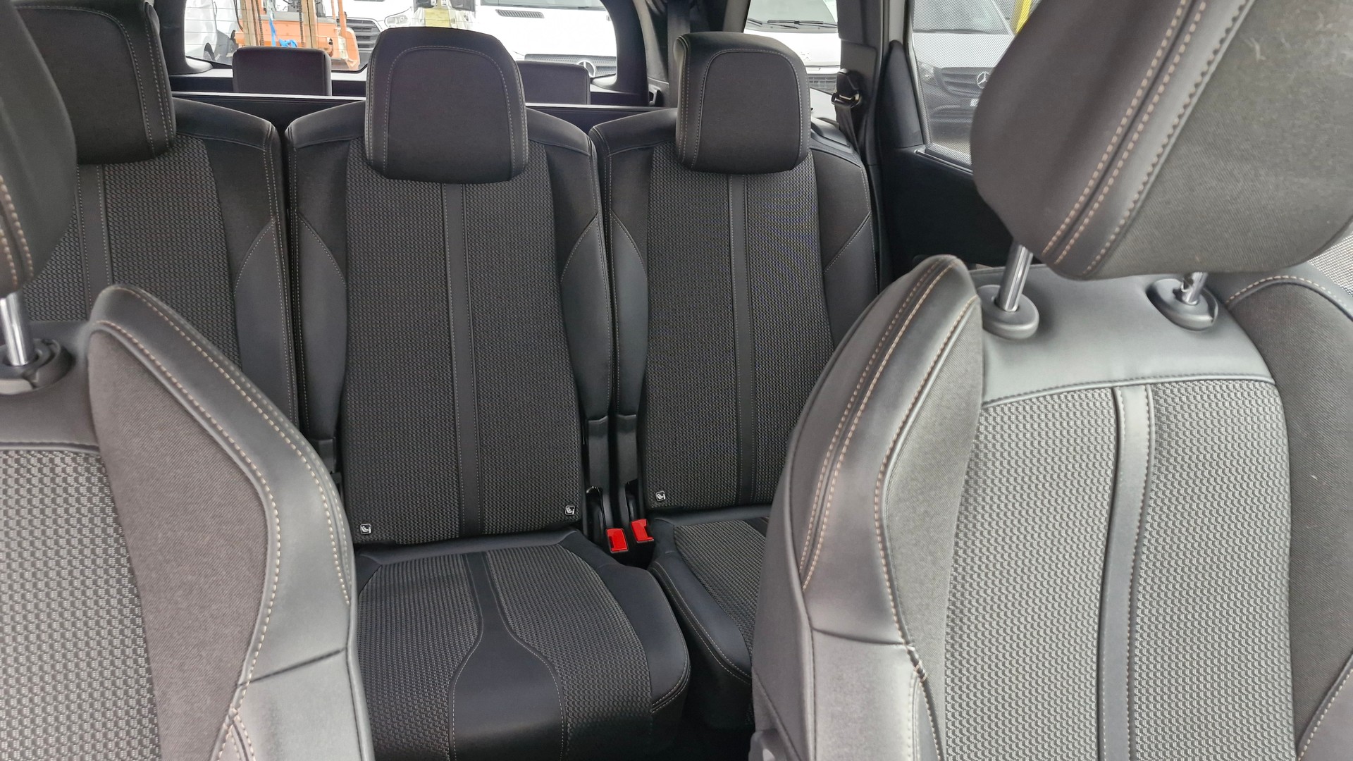 PEUGEOT 5008 1.5 BlueHDi GT-image-15