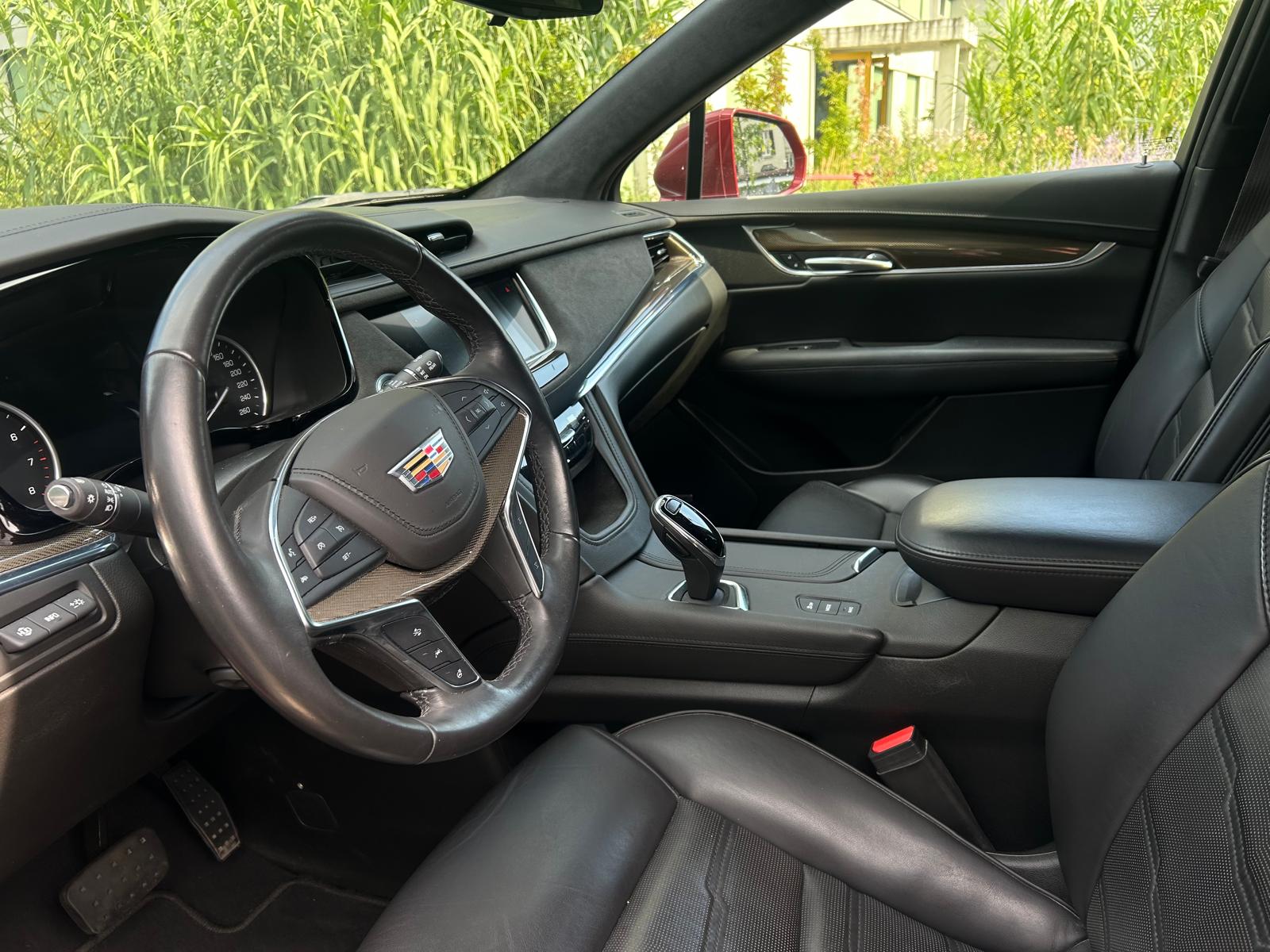 CADILLAC XT5 Crossover 3.6 Luxury Automatic-image-9