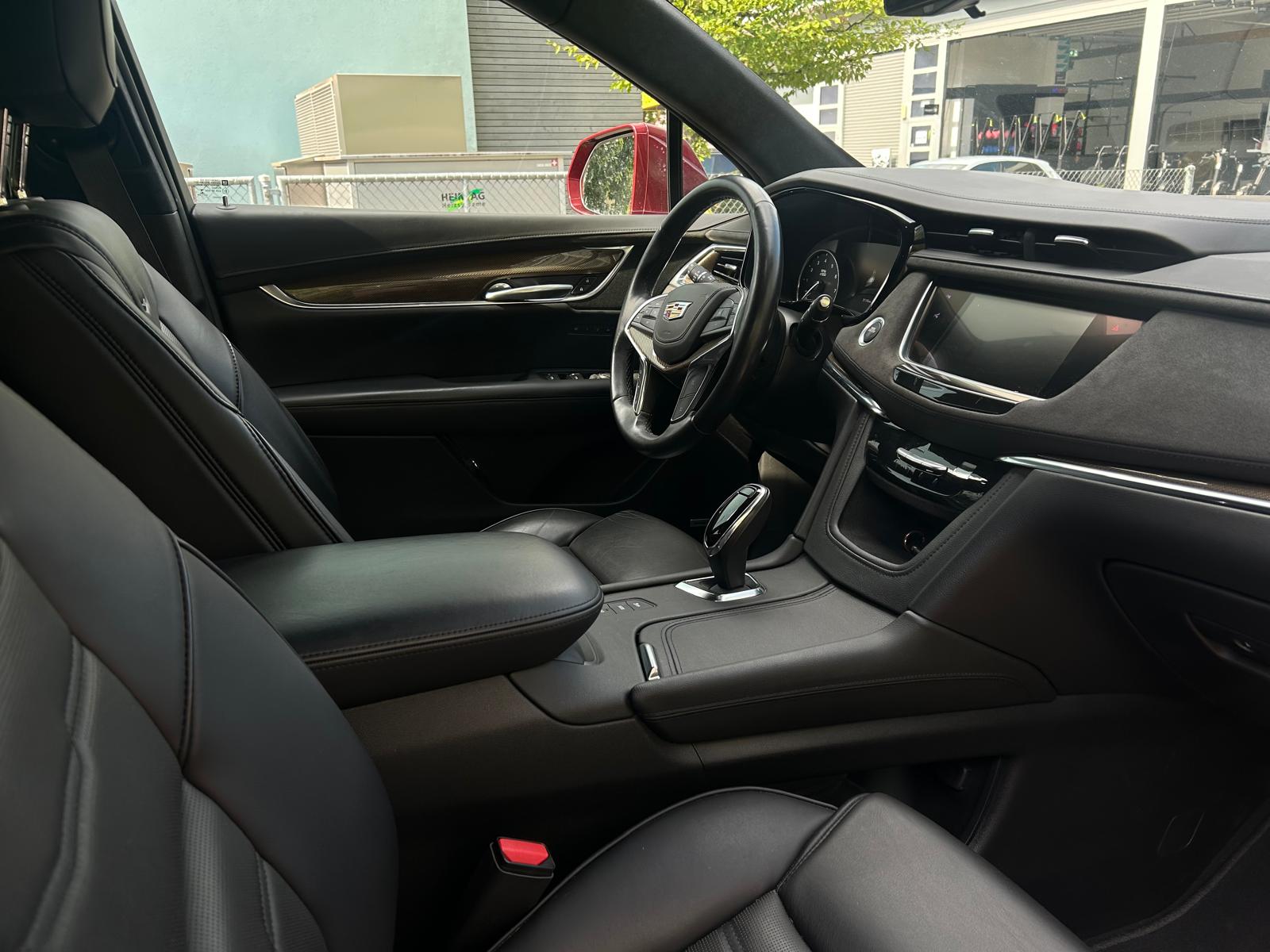 CADILLAC XT5 Crossover 3.6 Luxury Automatic-image-12