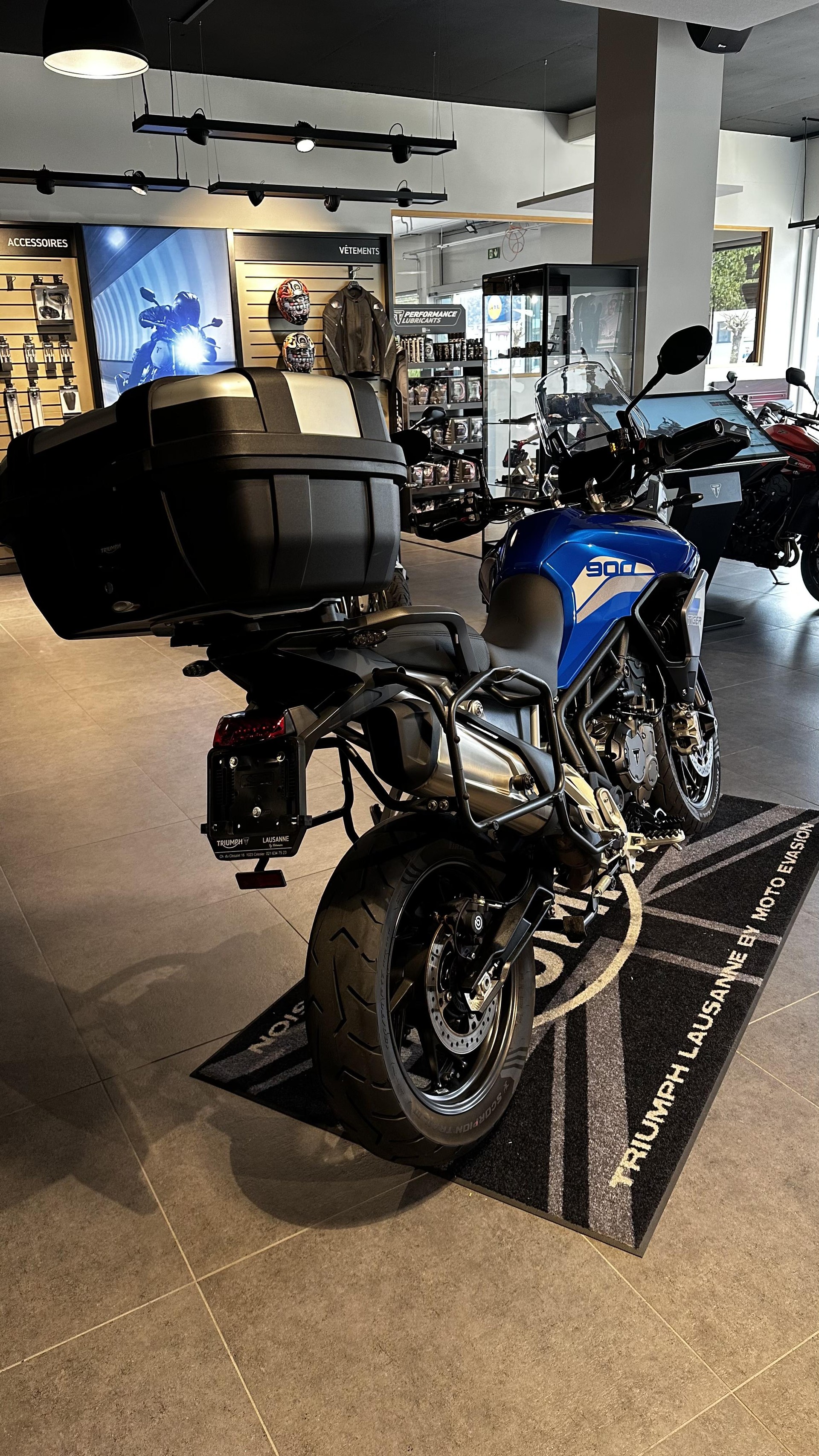 TRIUMPH Tiger 900 GT Pro-showroom-element-3