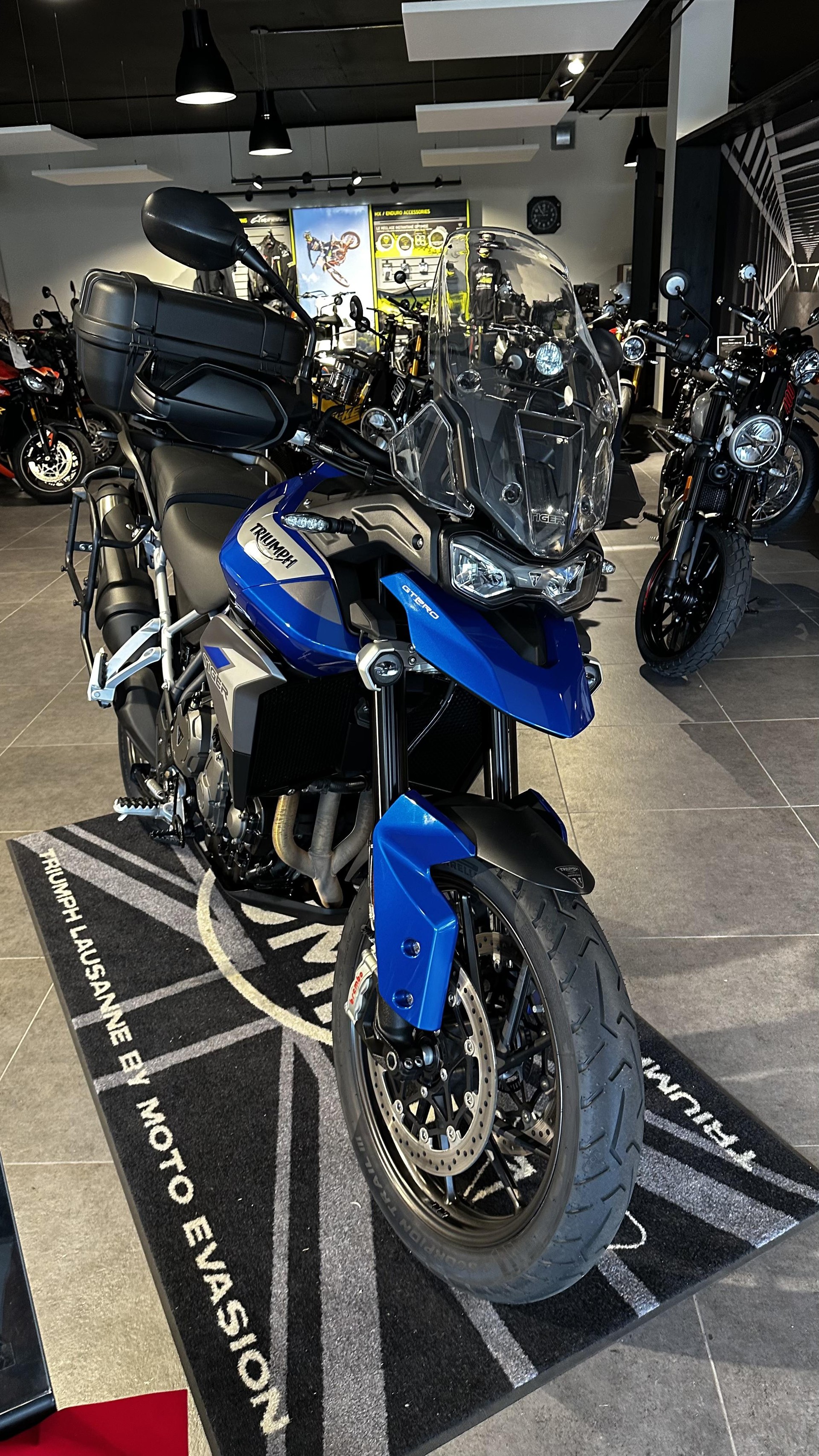 TRIUMPH Tiger 900 GT Pro-showroom-element-2
