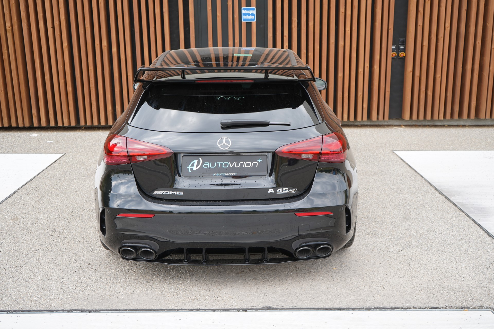 MERCEDES-BENZ A 45 S AMG 4MATIC+ SPEEDSHIFT AERO BLACK l 421 PS-image-16