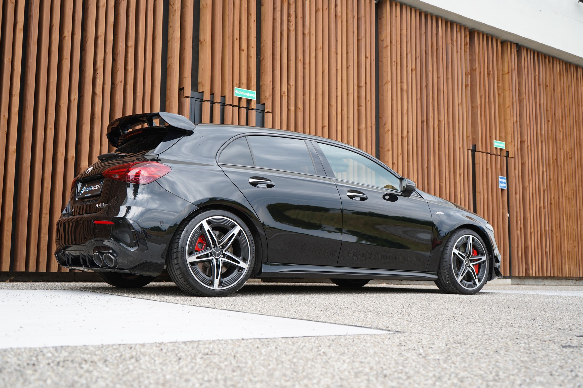 MERCEDES-BENZ A 45 S AMG 4MATIC+ SPEEDSHIFT AERO BLACK l 421 PS-image-8