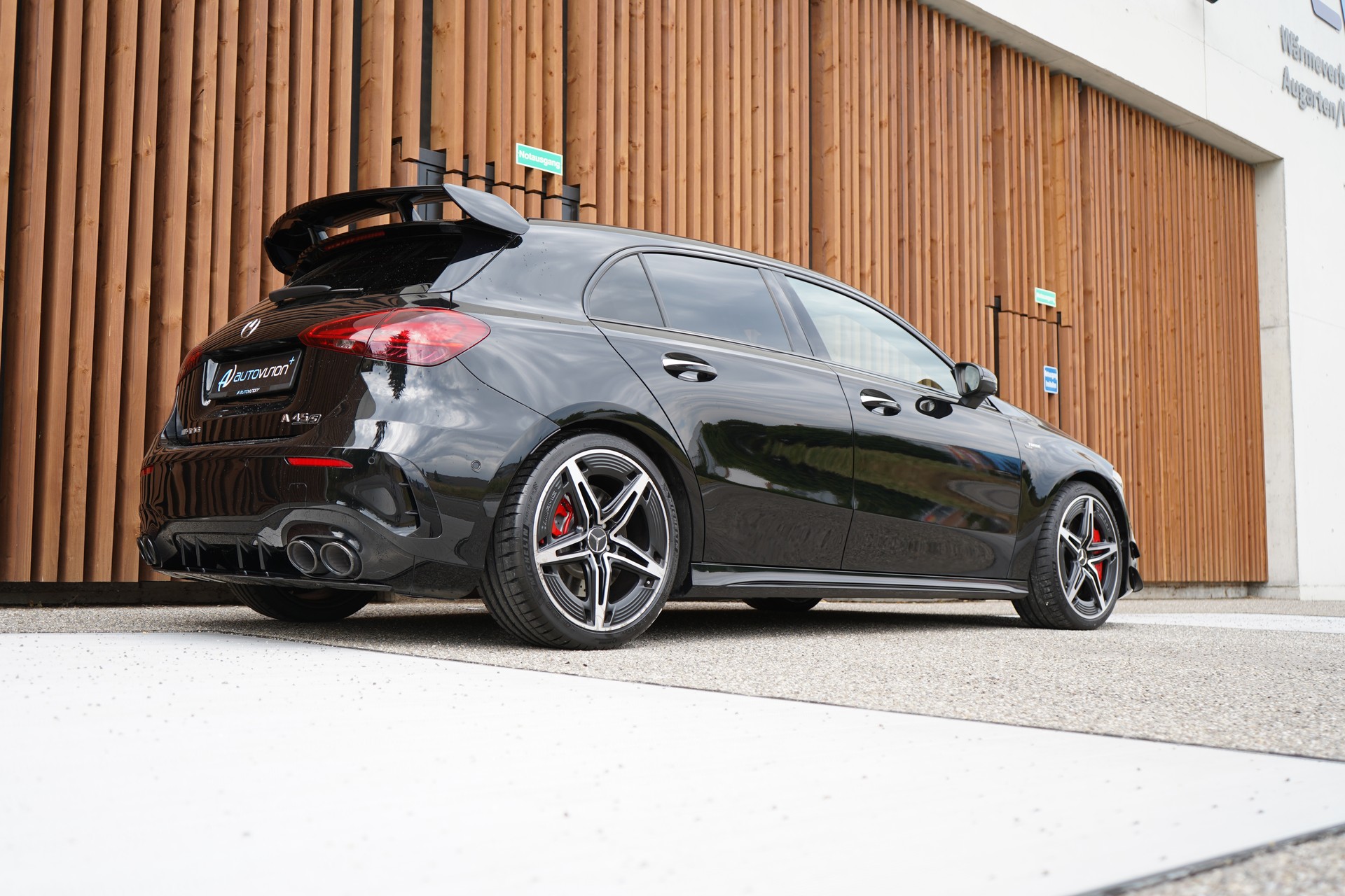 MERCEDES-BENZ A 45 S AMG 4MATIC+ SPEEDSHIFT AERO BLACK l 421 PS-image-6