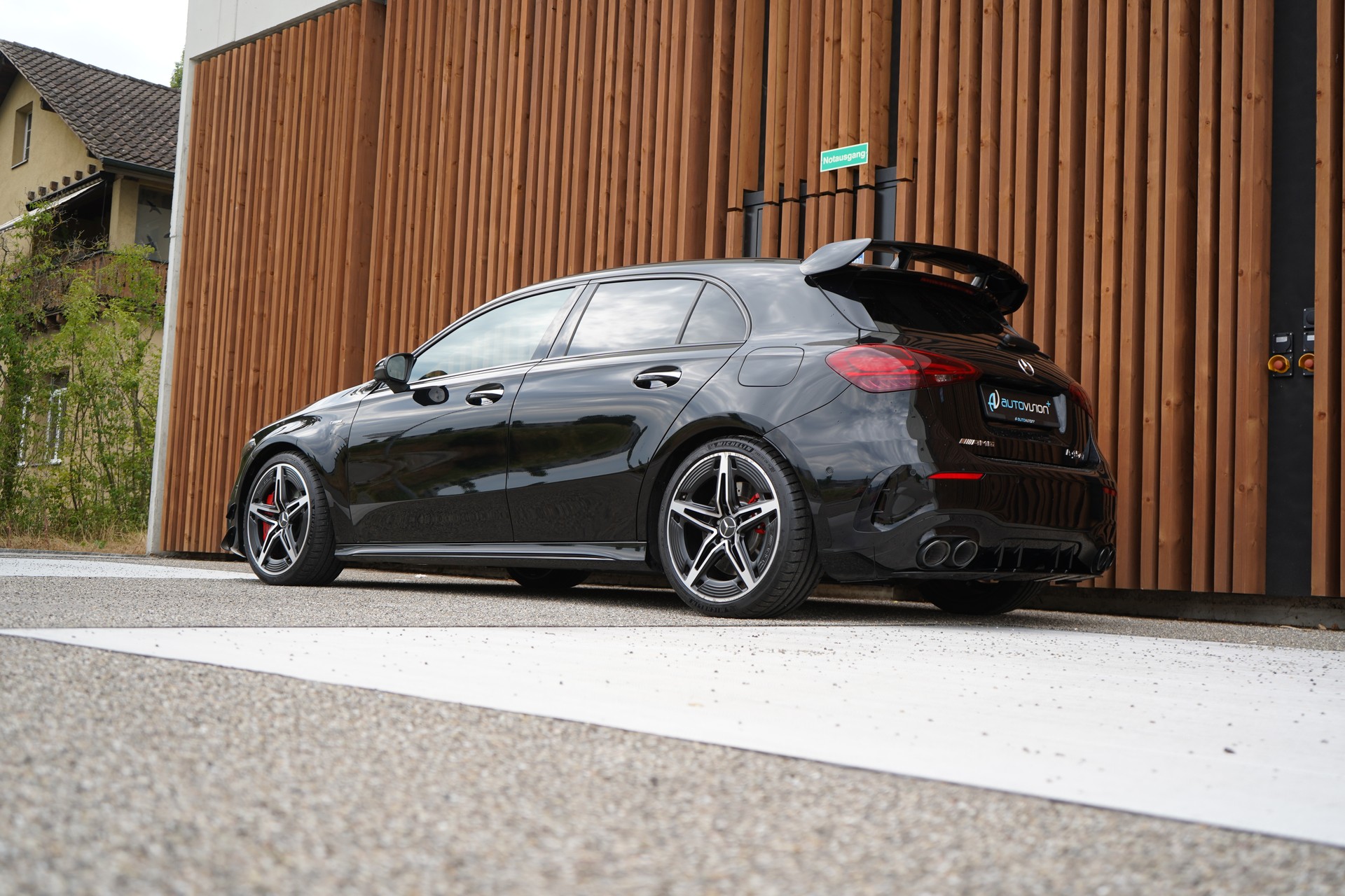 MERCEDES-BENZ A 45 S AMG 4MATIC+ SPEEDSHIFT AERO BLACK l 421 PS-image-12