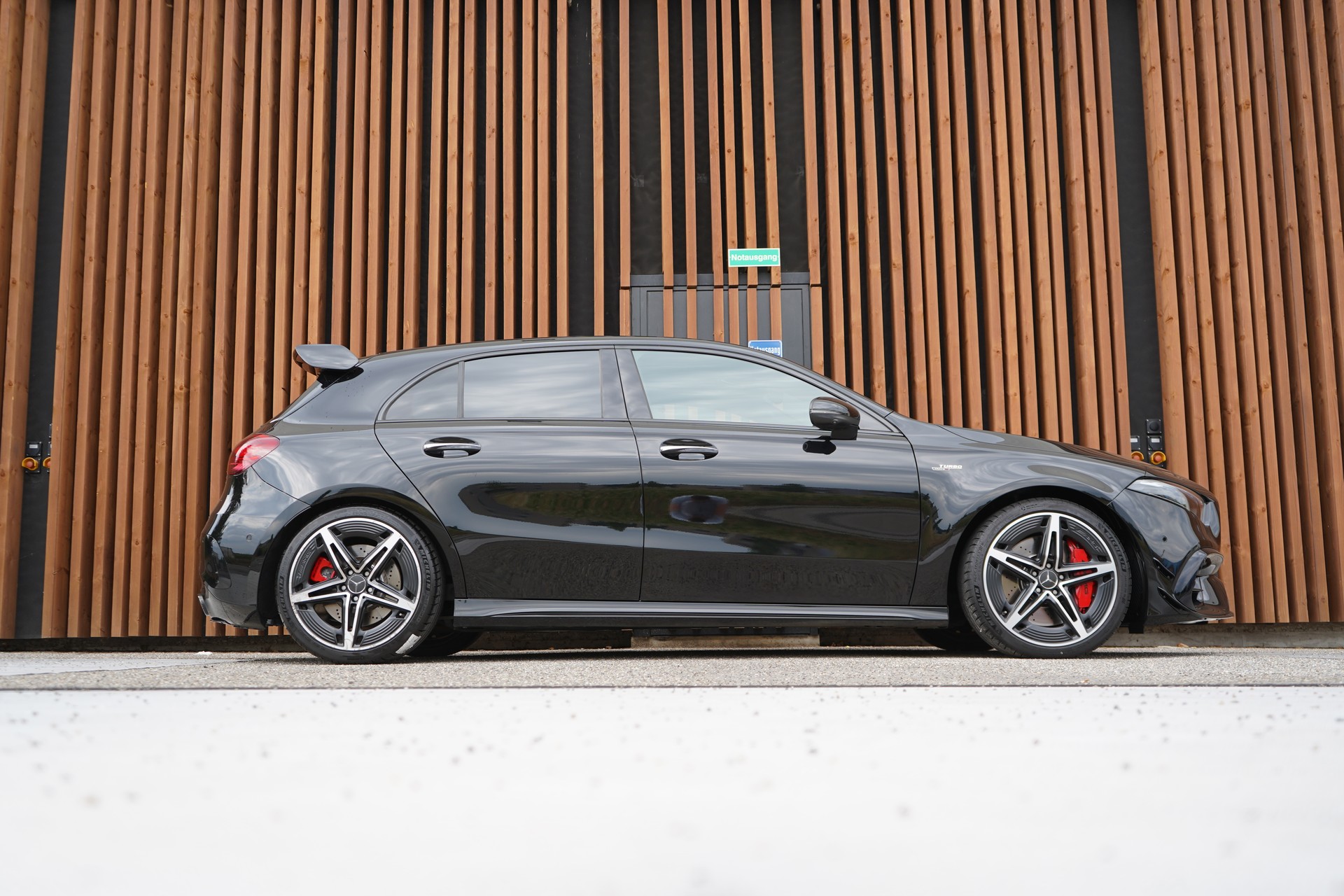 MERCEDES-BENZ A 45 S AMG 4MATIC+ SPEEDSHIFT AERO BLACK l 421 PS-image-0
