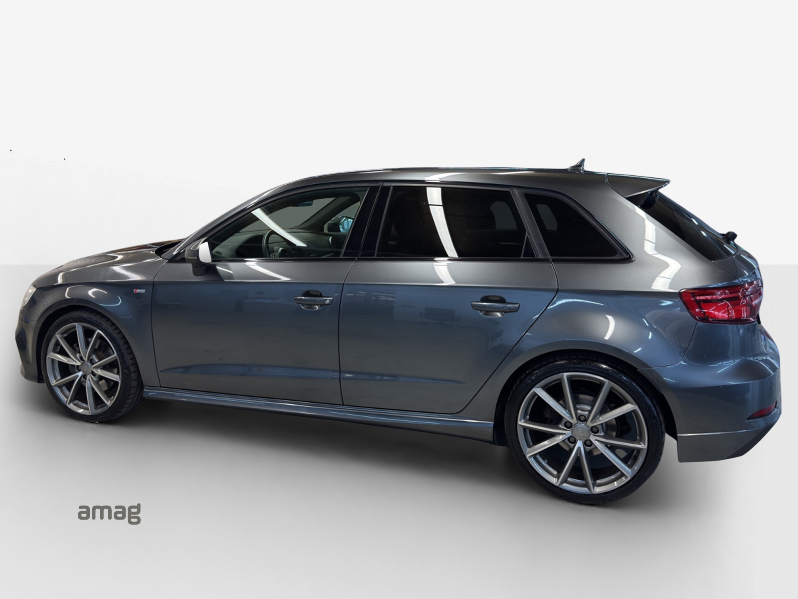 AUDI A3 Sportback 2.0 TFSI Sport quattro S-tronic-image-2