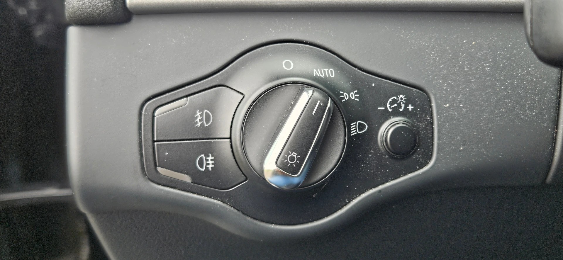 AUDI A4 Limousine 3.0 TDI quattro-image-12