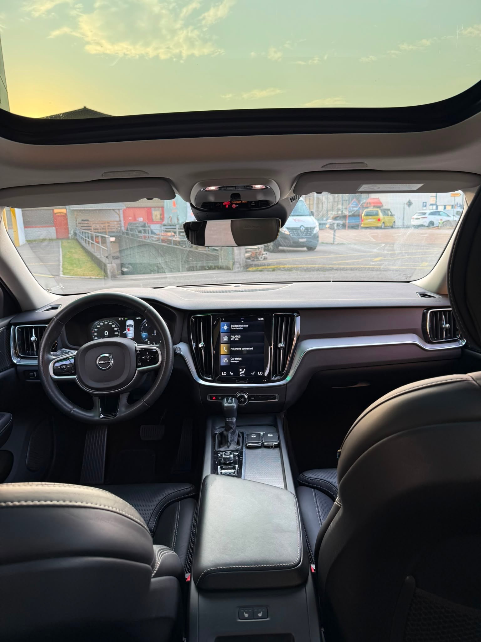 VOLVO V60 D4 AWD Momentum Geartronic-image-9