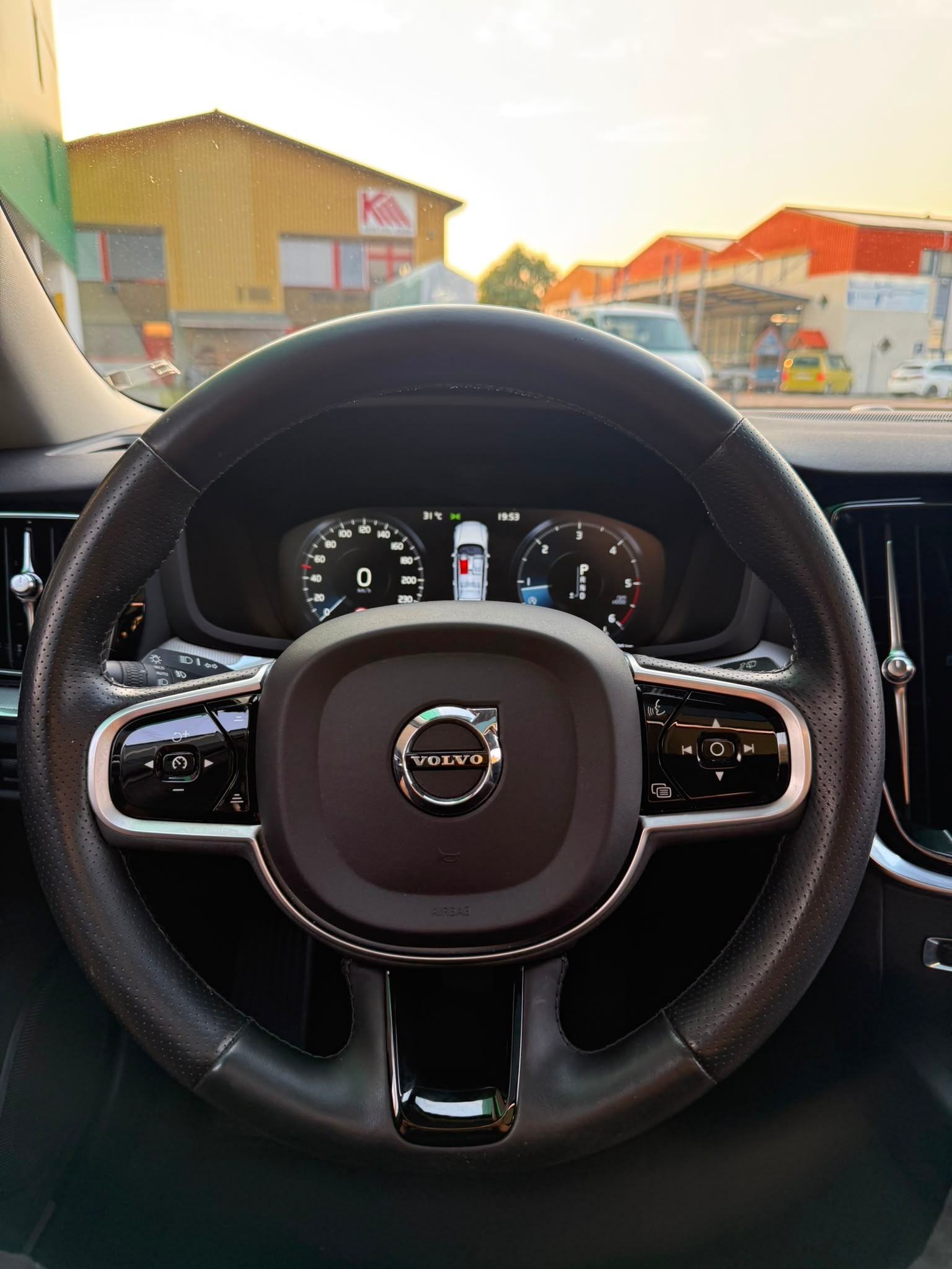 VOLVO V60 D4 AWD Momentum Geartronic-image-10