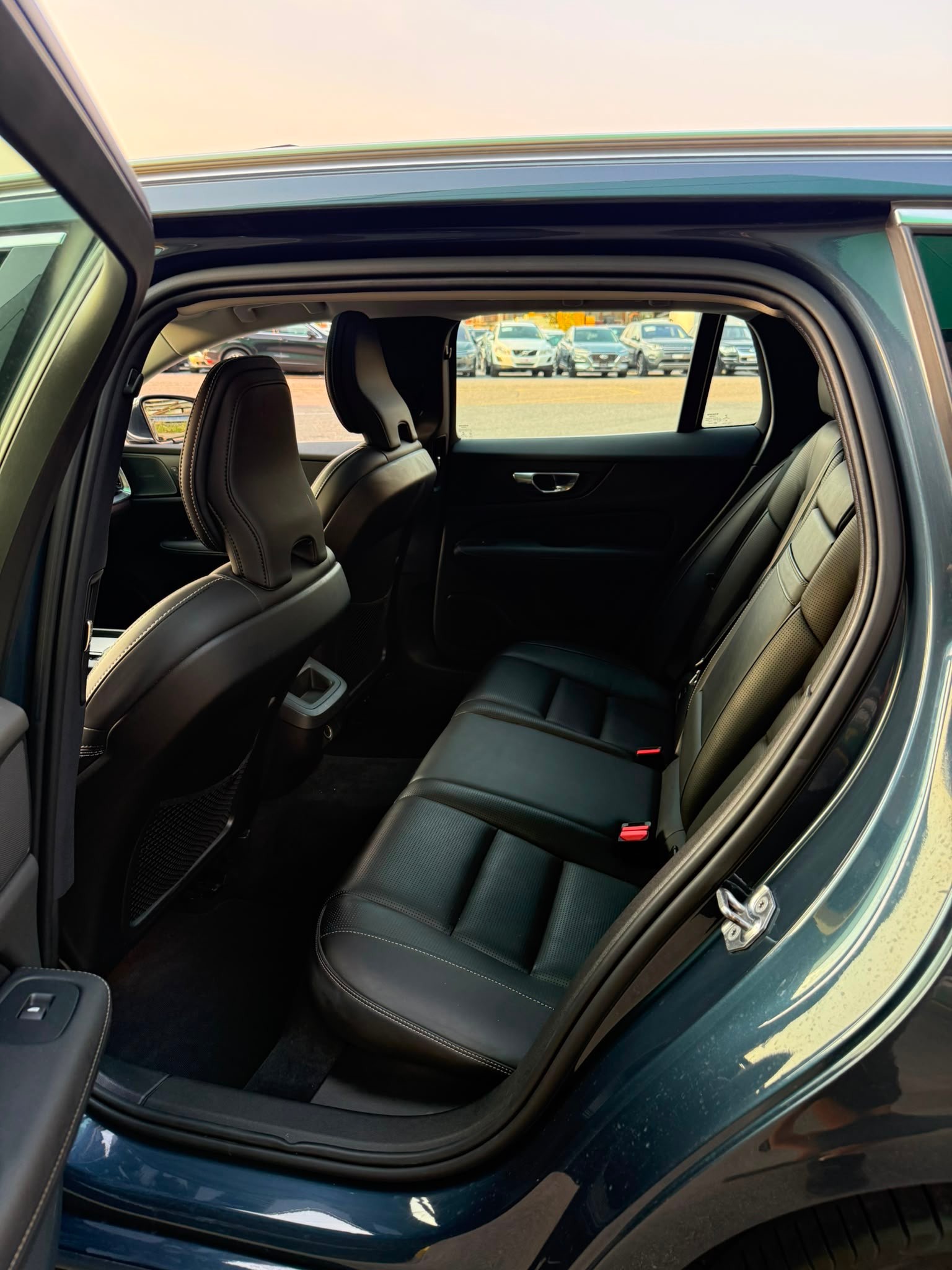 VOLVO V60 D4 AWD Momentum Geartronic-image-13