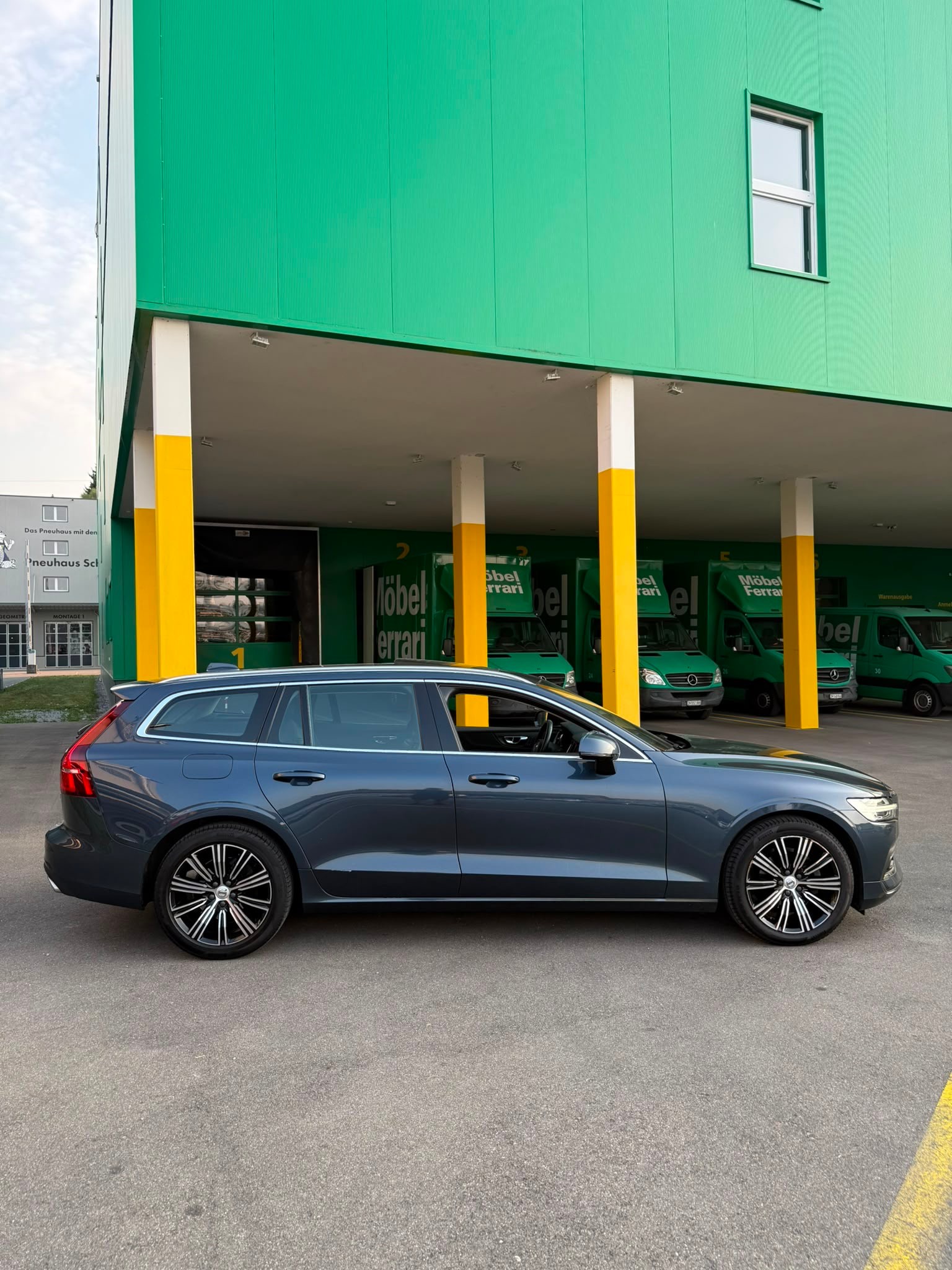 VOLVO V60 D4 AWD Momentum Geartronic-image-7