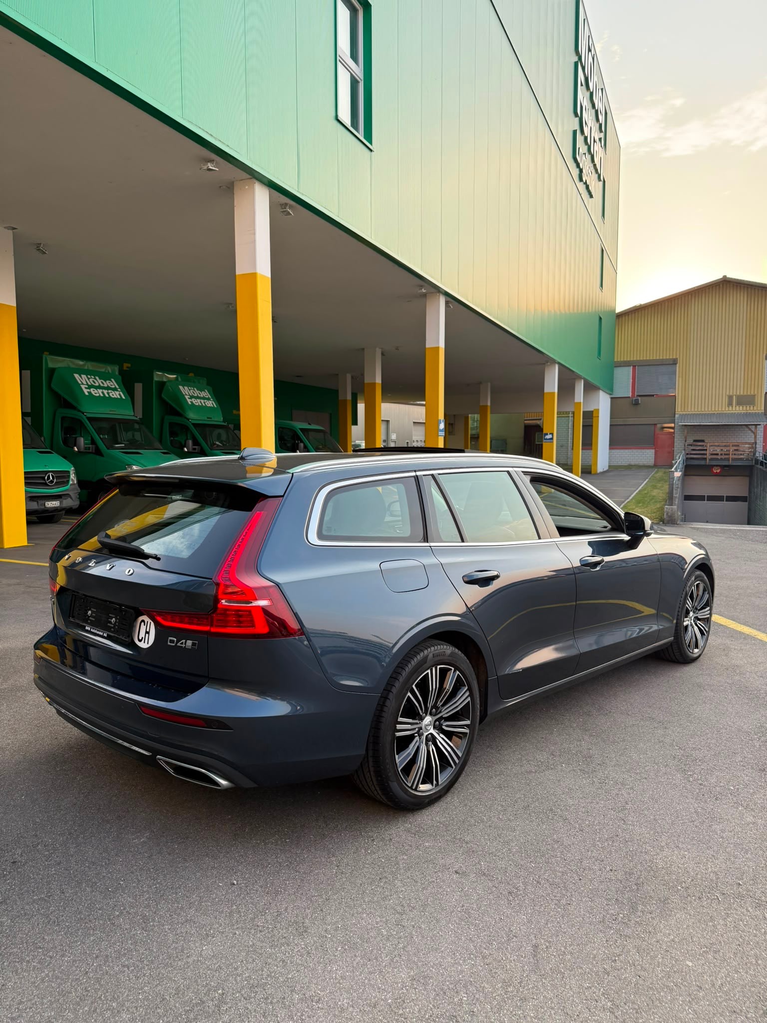 VOLVO V60 D4 AWD Momentum Geartronic-image-6