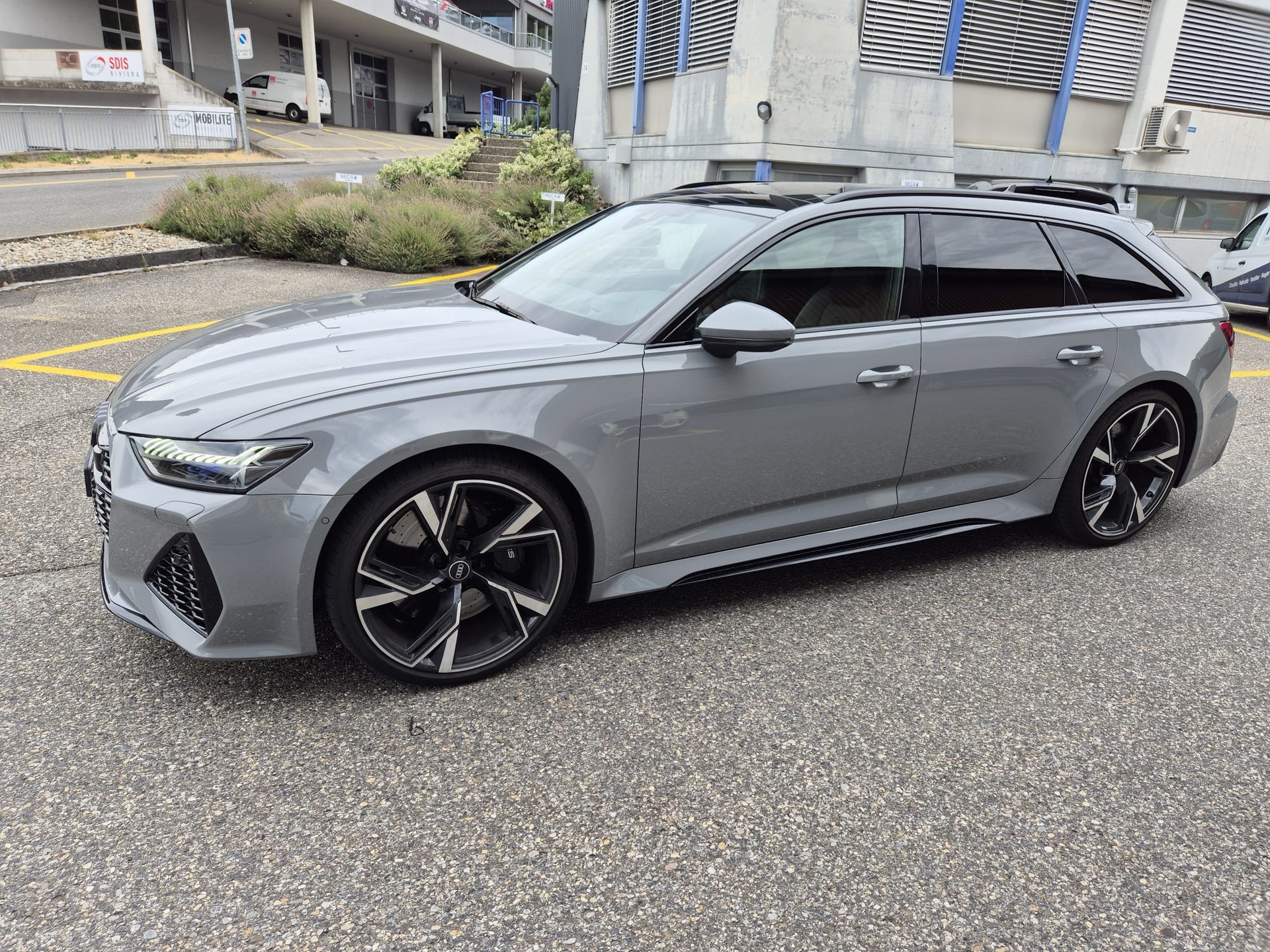 AUDI 4.0 V8 TFSI quattro T-Tronic-image-1