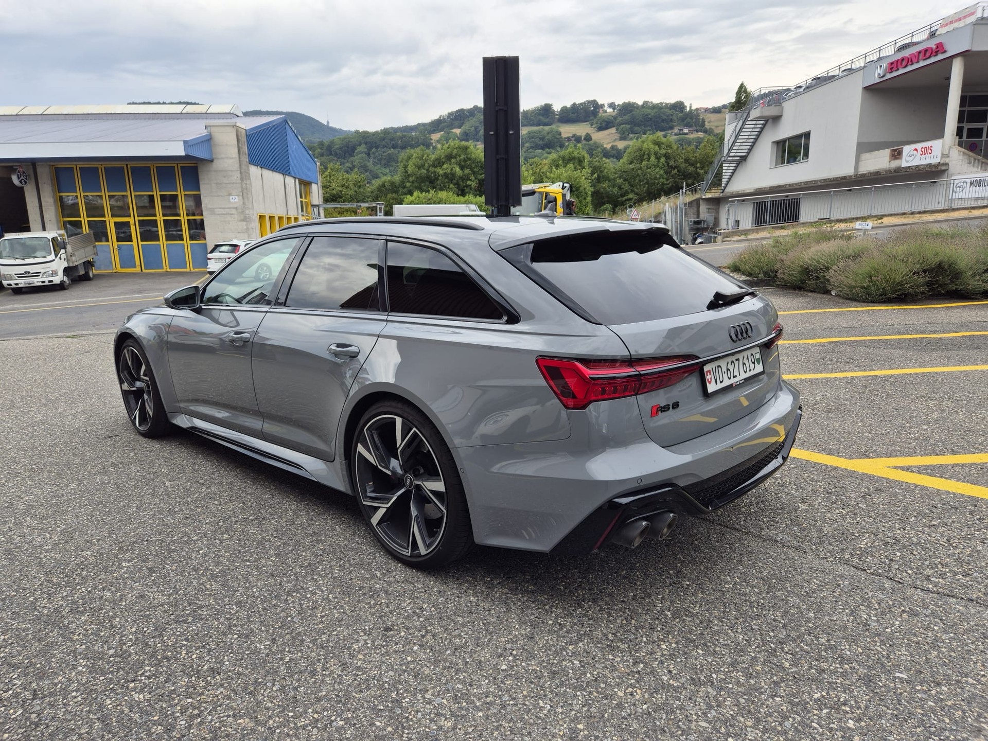 AUDI 4.0 V8 TFSI quattro T-Tronic-image-3