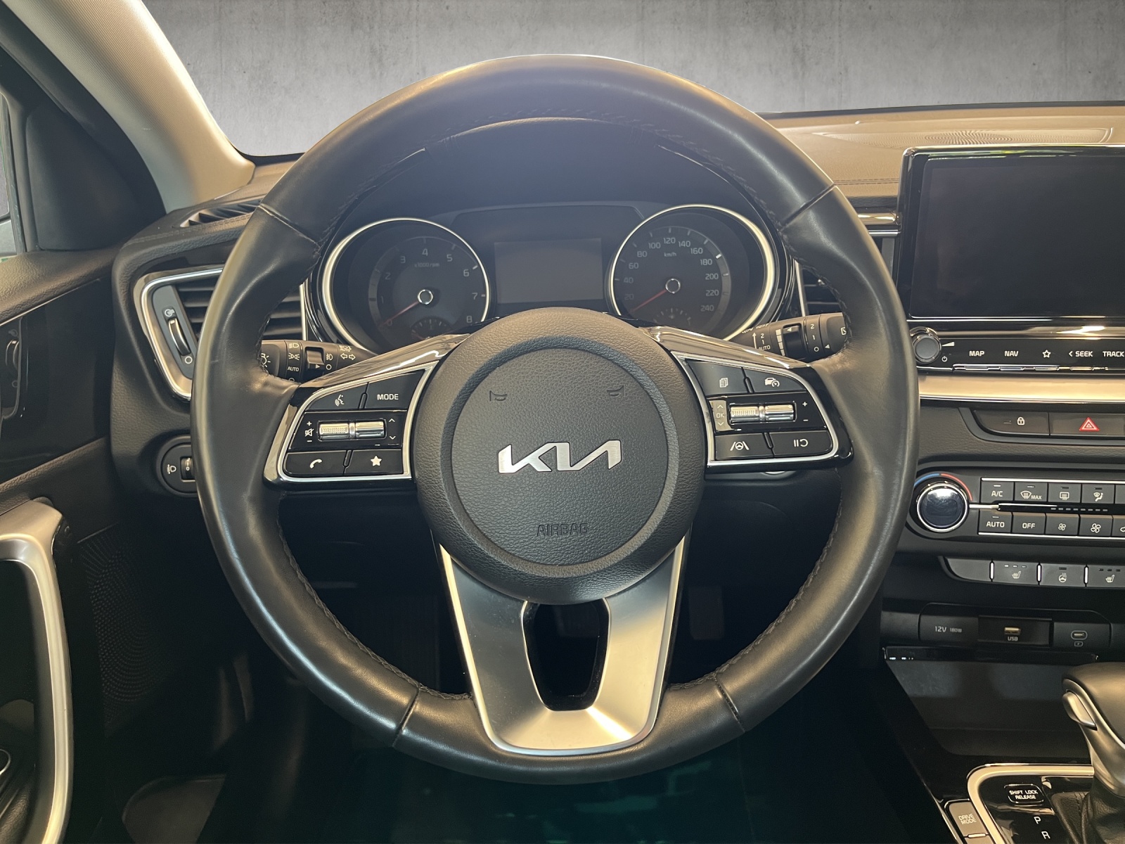 KIA Ceed 1.5 T-GDi MHEV Power-image-11