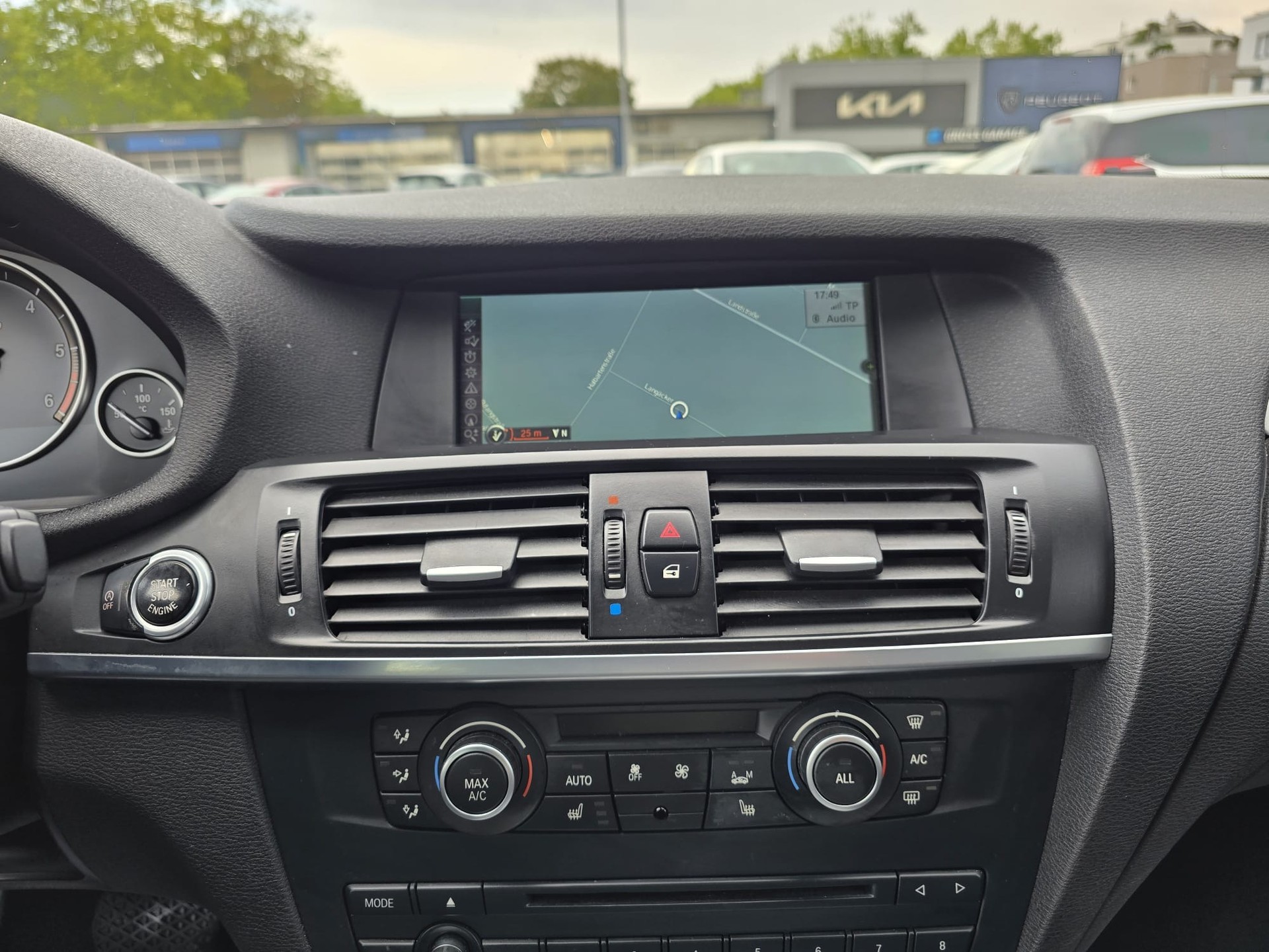 BMW X3 xDrive 35d Steptronic-image-12