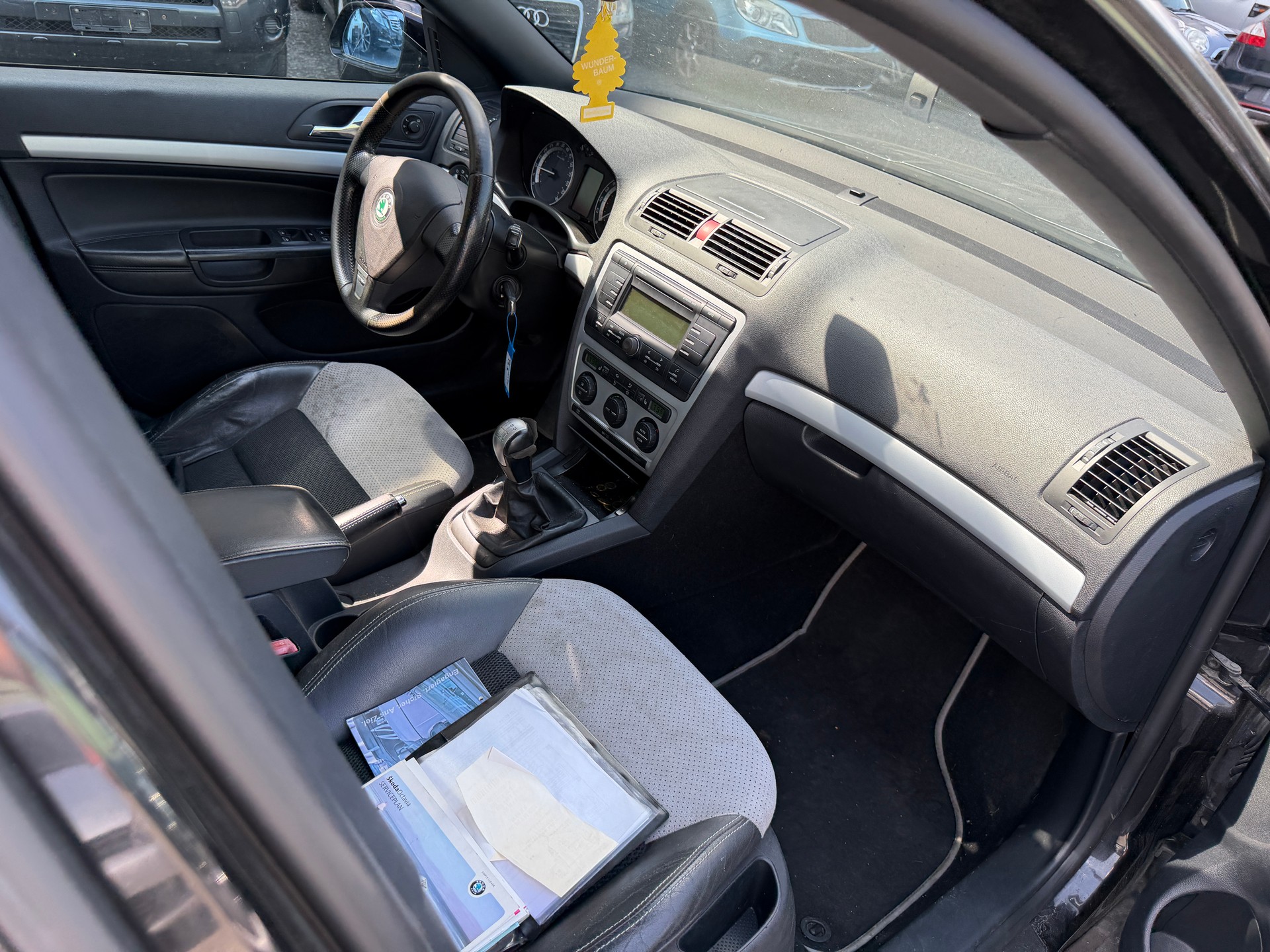 SKODA Octavia 2.0 TFSI RS-image-6