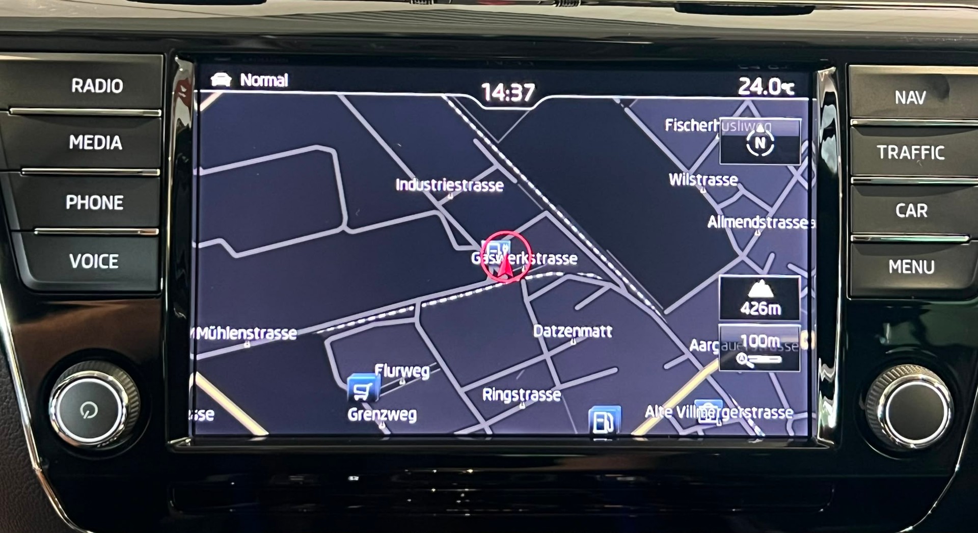 SKODA Superb Combi 2.0 TDi 4x4 DSG *Vollausstattung*-image-11