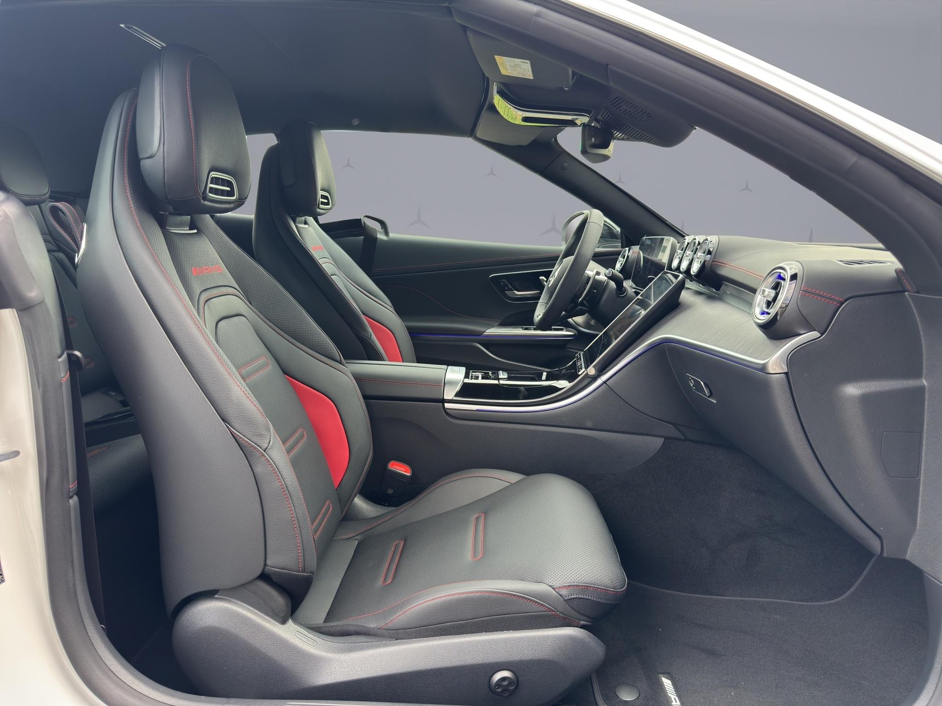 MERCEDES-BENZ CLE 53 AMG 4matic+ Cabriolet-image-16