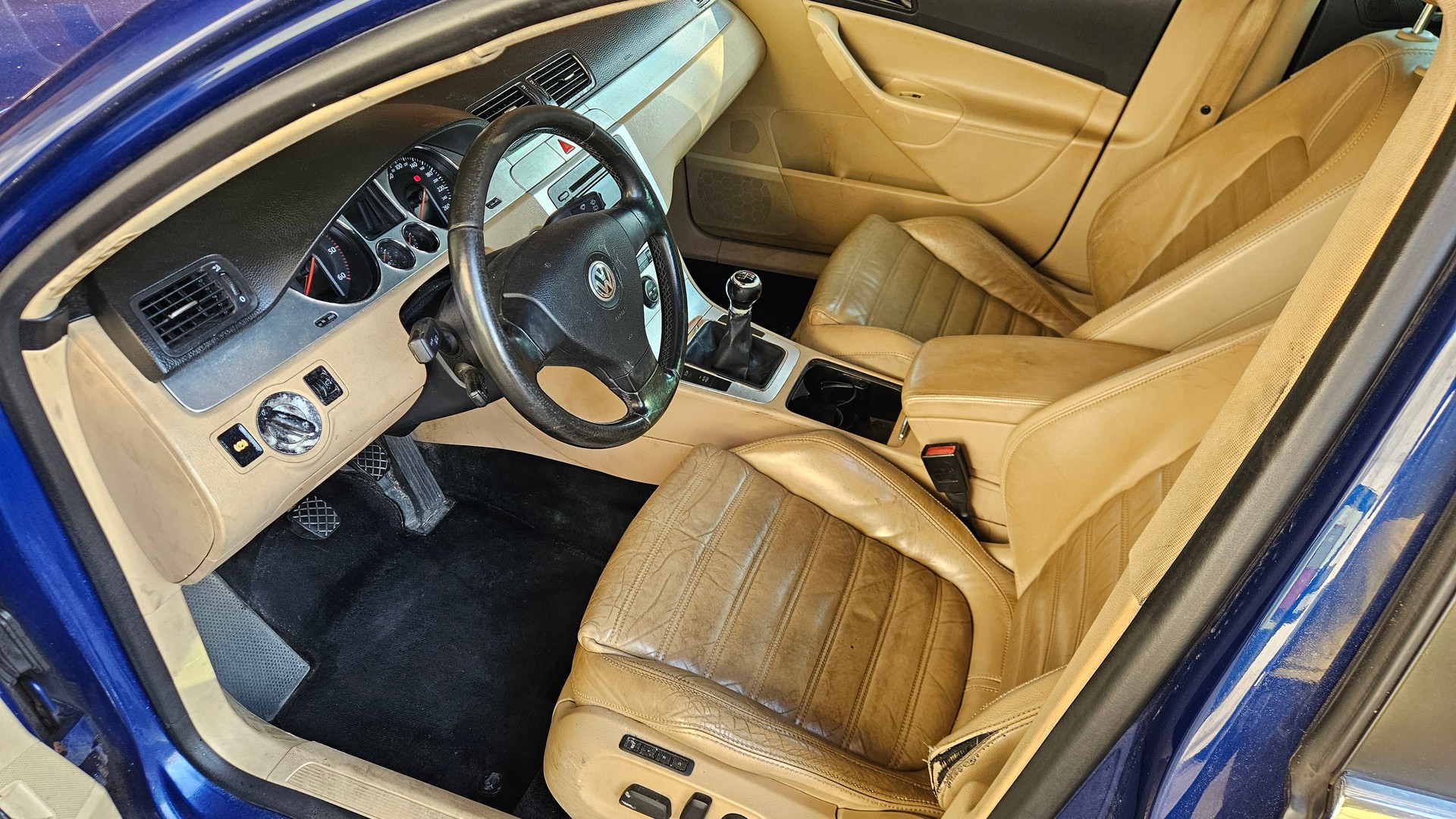 VW Passat Variant 2.0 TDI Comfortline 4Motion-image-8