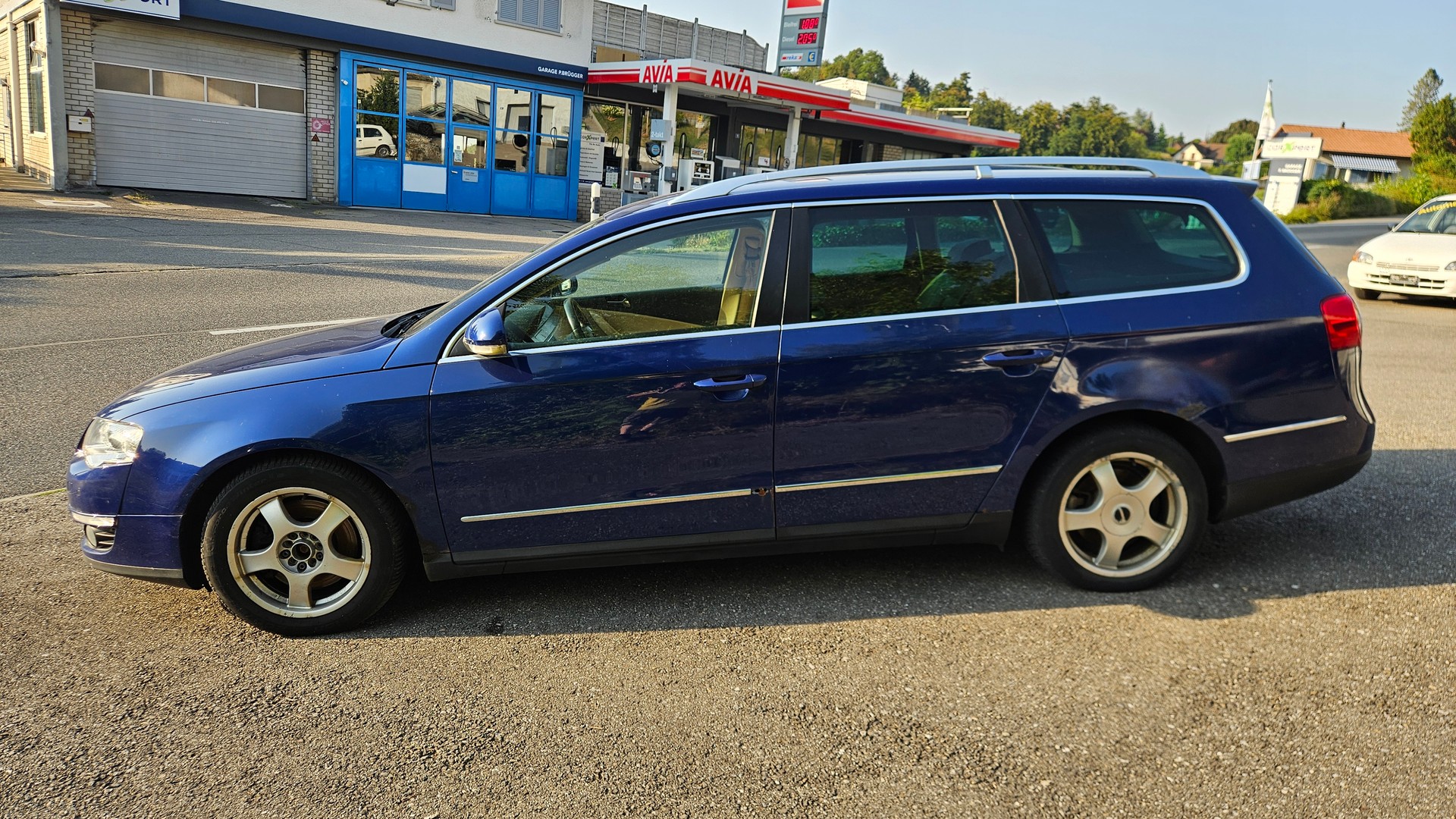 VW Passat Variant 2.0 TDI Comfortline 4Motion-image-4
