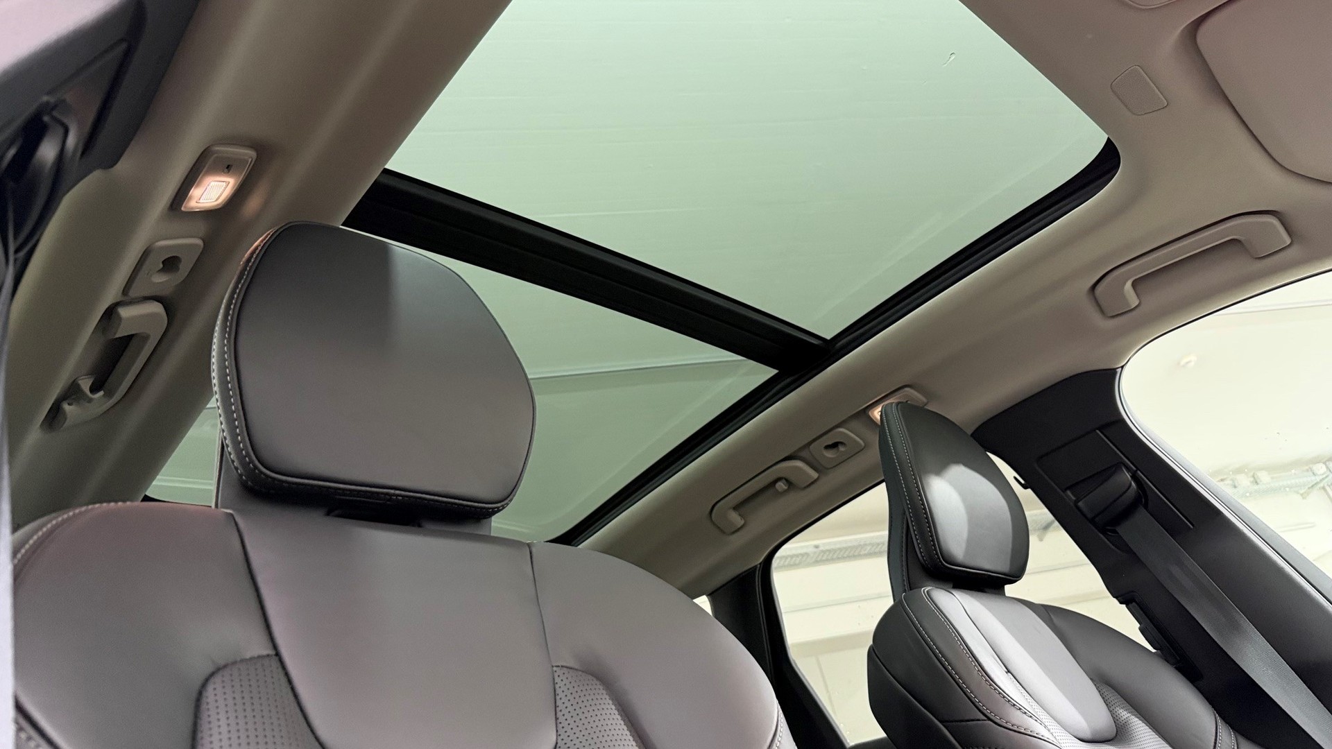 VOLVO XC60 2.0 T6 TE Ultra Dark eAWD-image-10