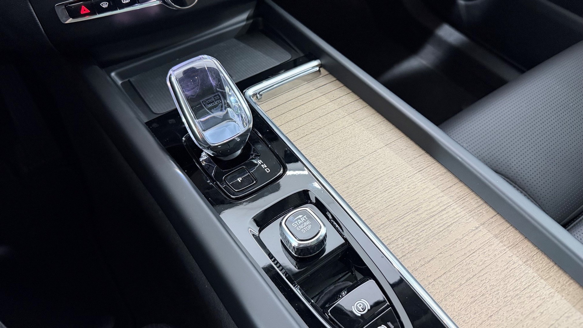 VOLVO XC60 2.0 T6 TE Ultra Dark eAWD-image-12