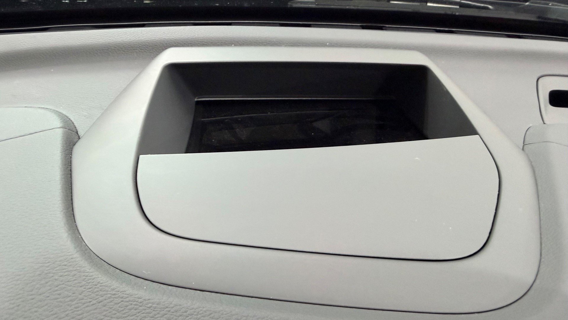VOLVO XC60 2.0 T6 TE Ultra Dark eAWD-image-14