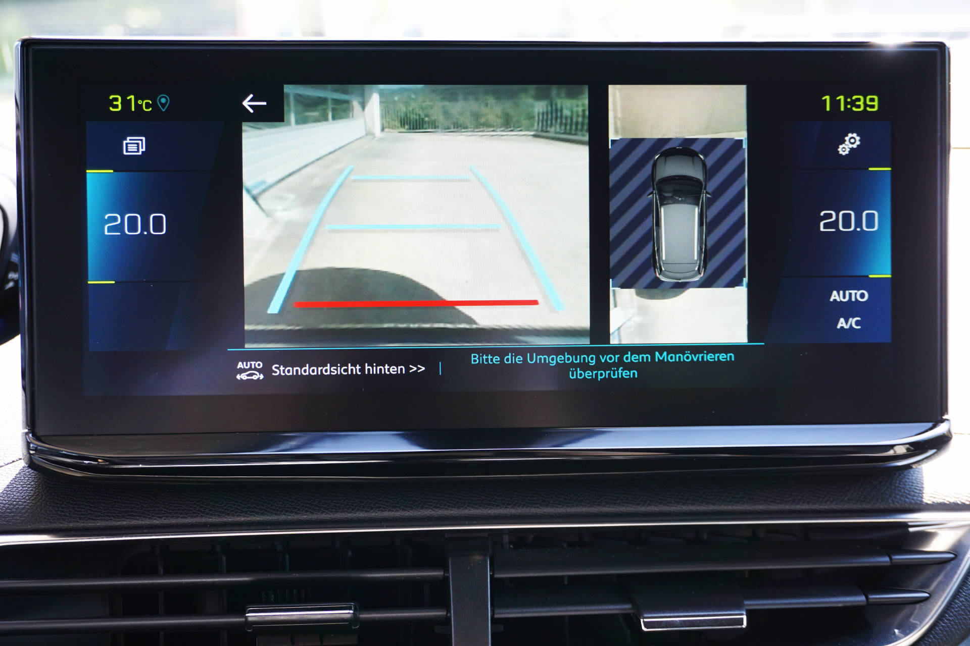 PEUGEOT 3008 1.6 Plug-in Hybrid4 GT Pack-image-8