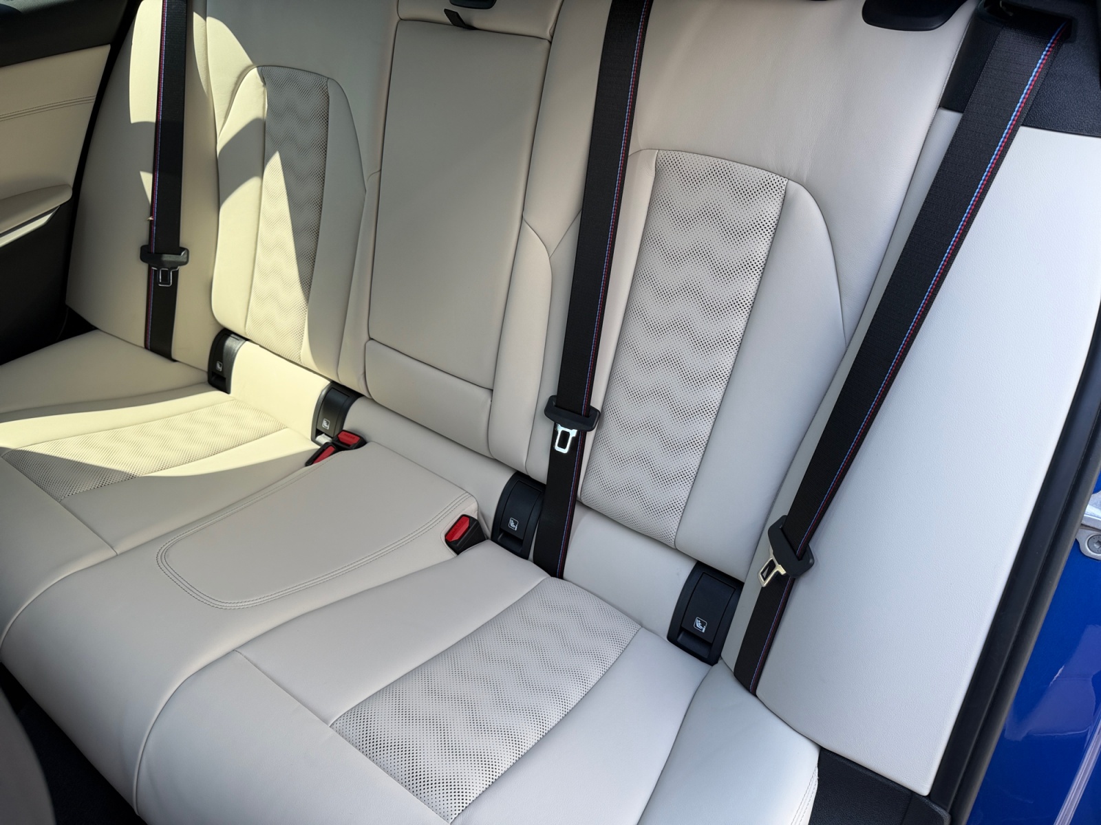 BMW M3 Competition xDrive Touring-image-12