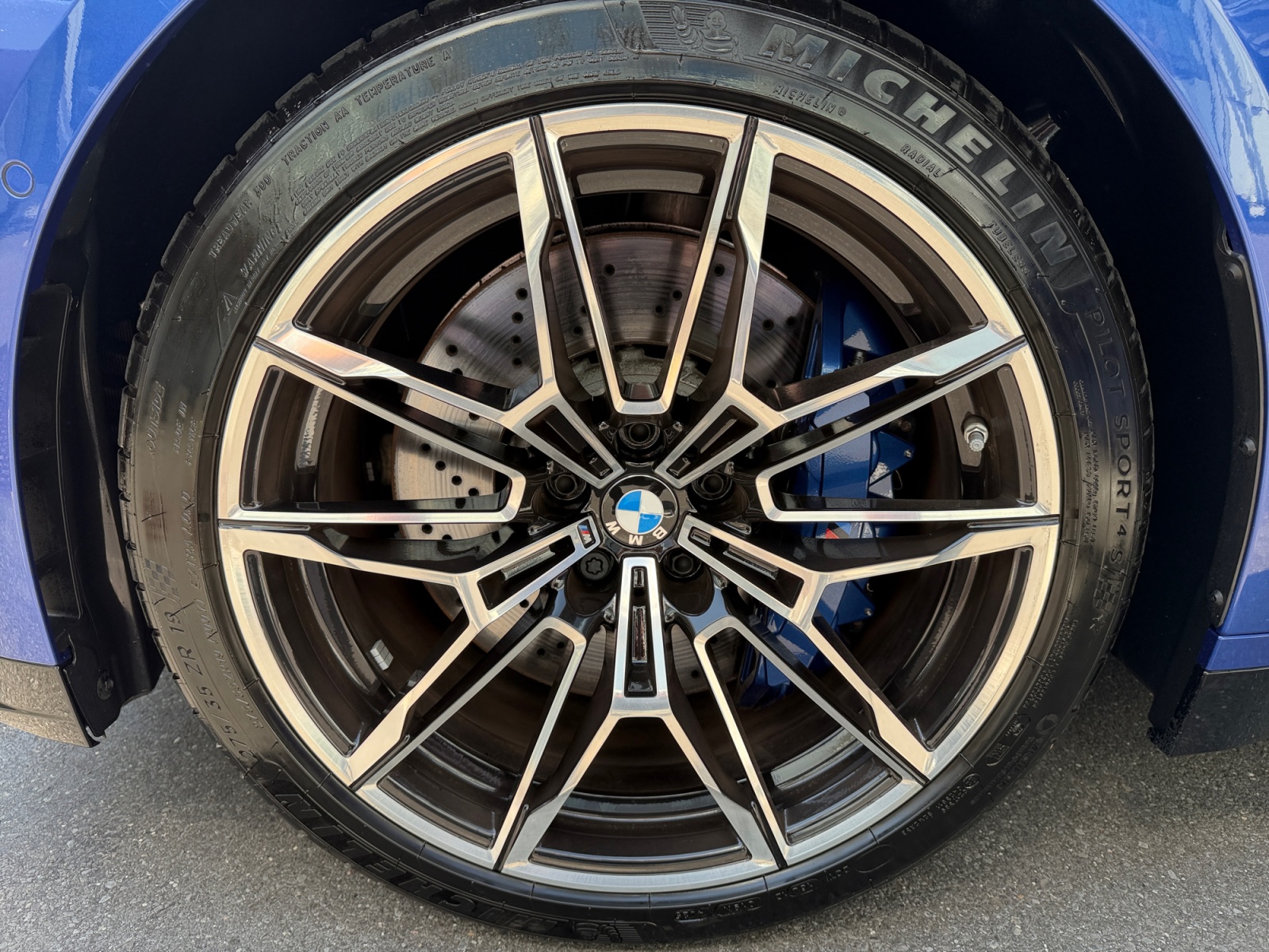BMW M3 Competition xDrive Touring-image-13