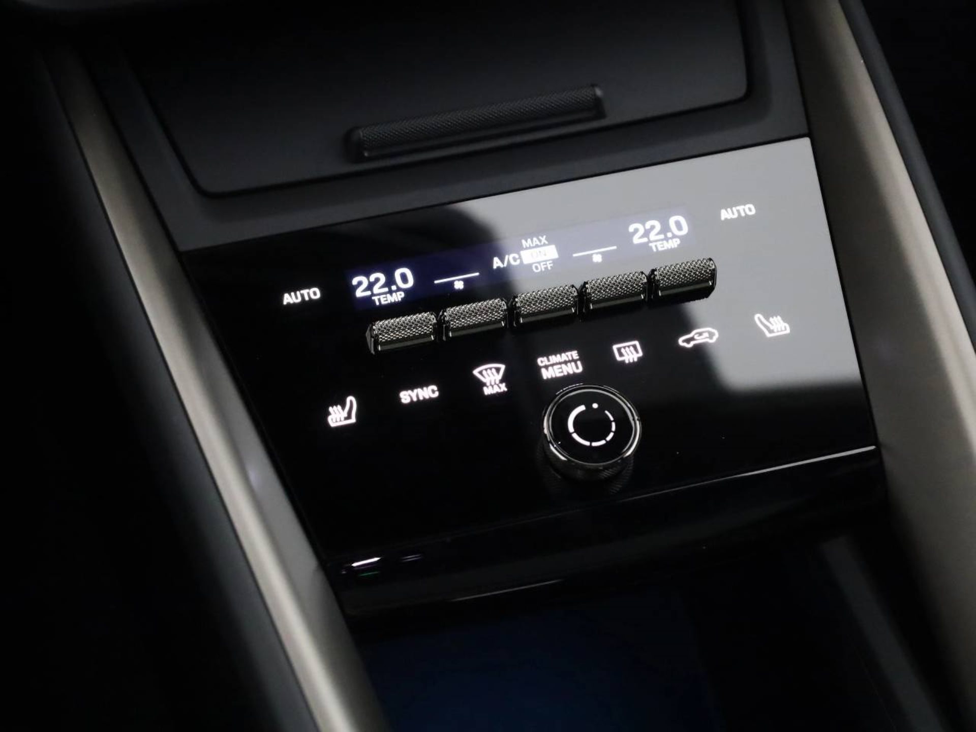 PORSCHE Macan Turbo-image-18