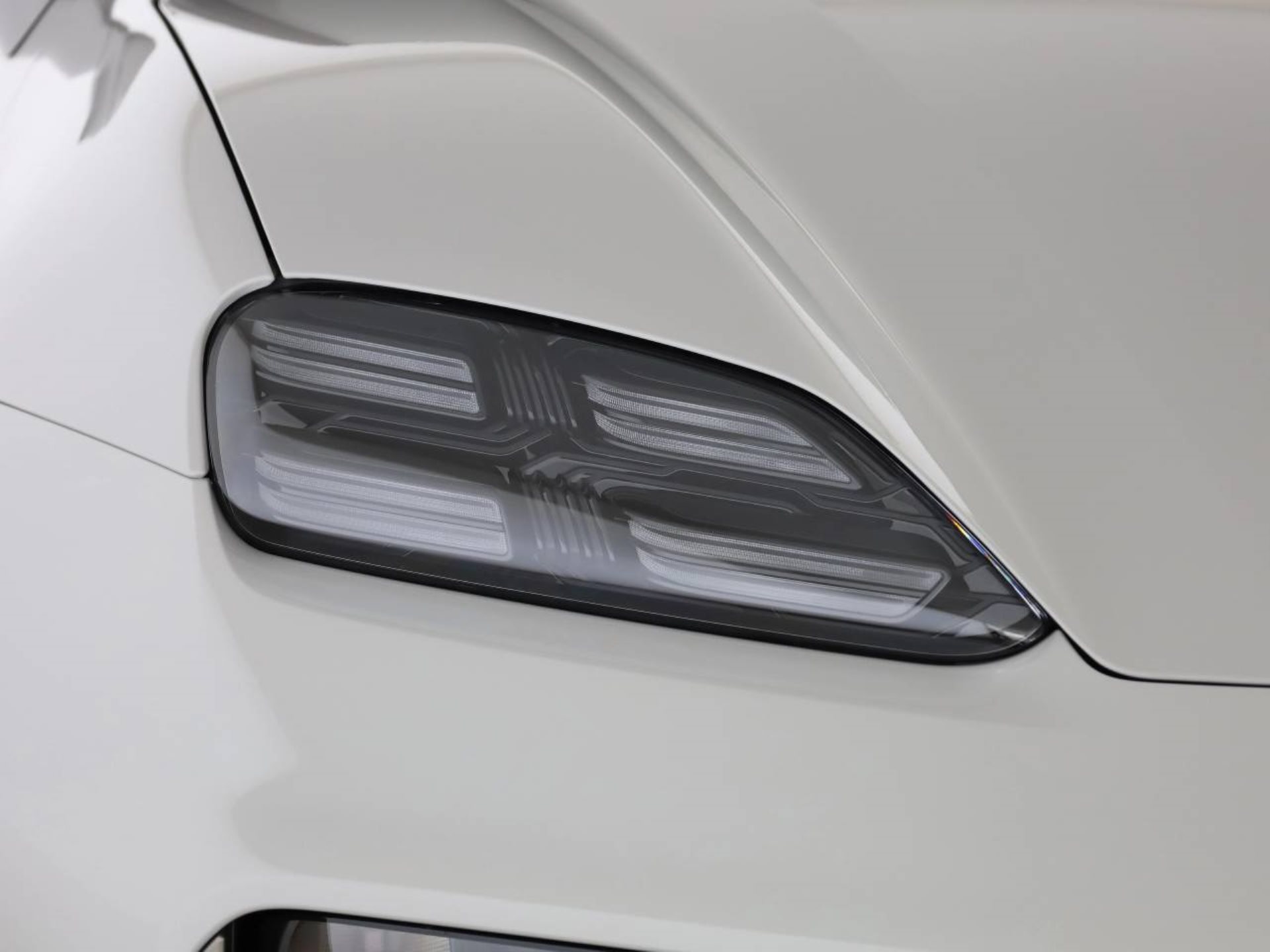PORSCHE Macan Turbo-image-19