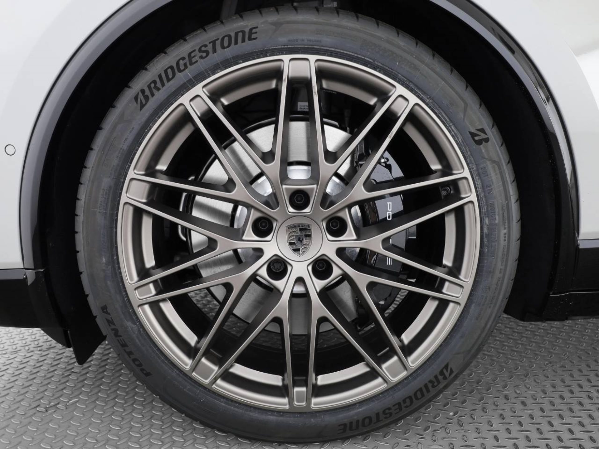 PORSCHE Macan Turbo-image-7