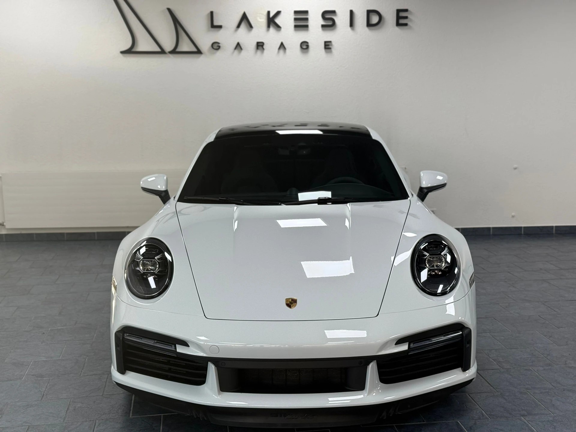 PORSCHE 911 Turbo PDK-showroom-element-1
